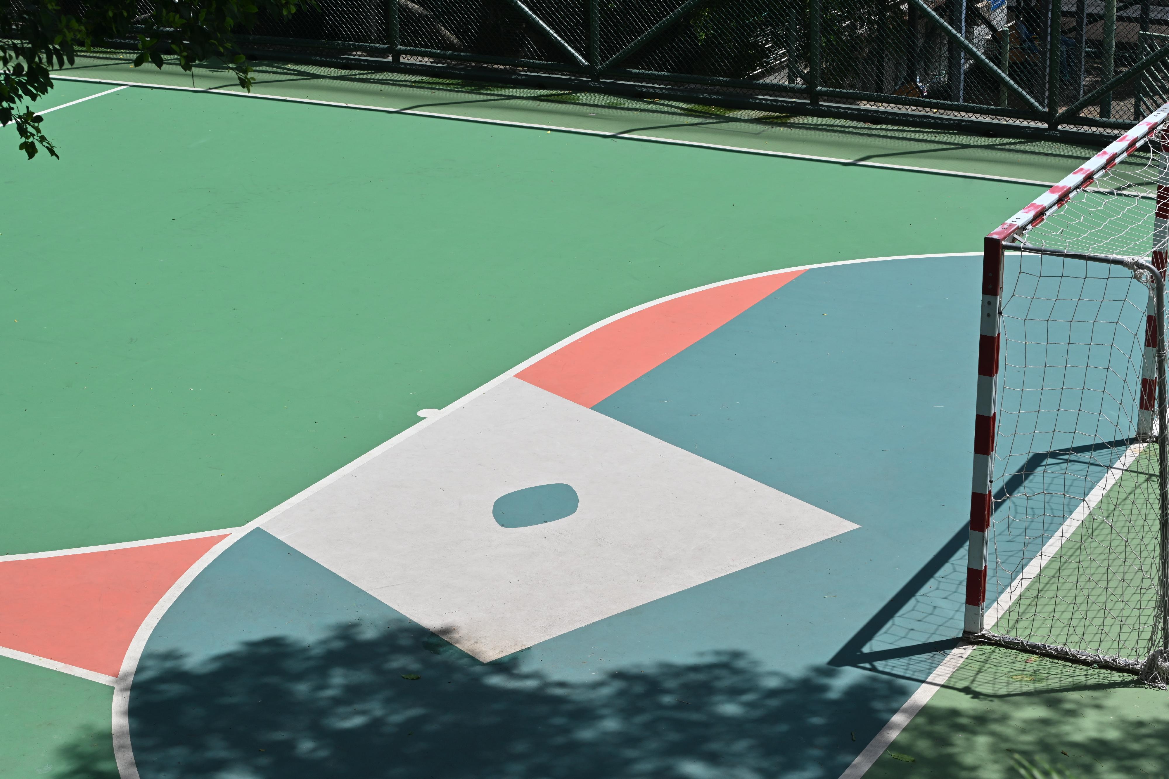 Improvement works for the ball courts at Blake Gardens in Central and Western District have been completed and the facilities have been reopened for public use. Photo shows a new soccer pitch with designs incorporating the bird-head graphic of a blue magpie that symbolise joy and celebration and are often seen in the vicinity.