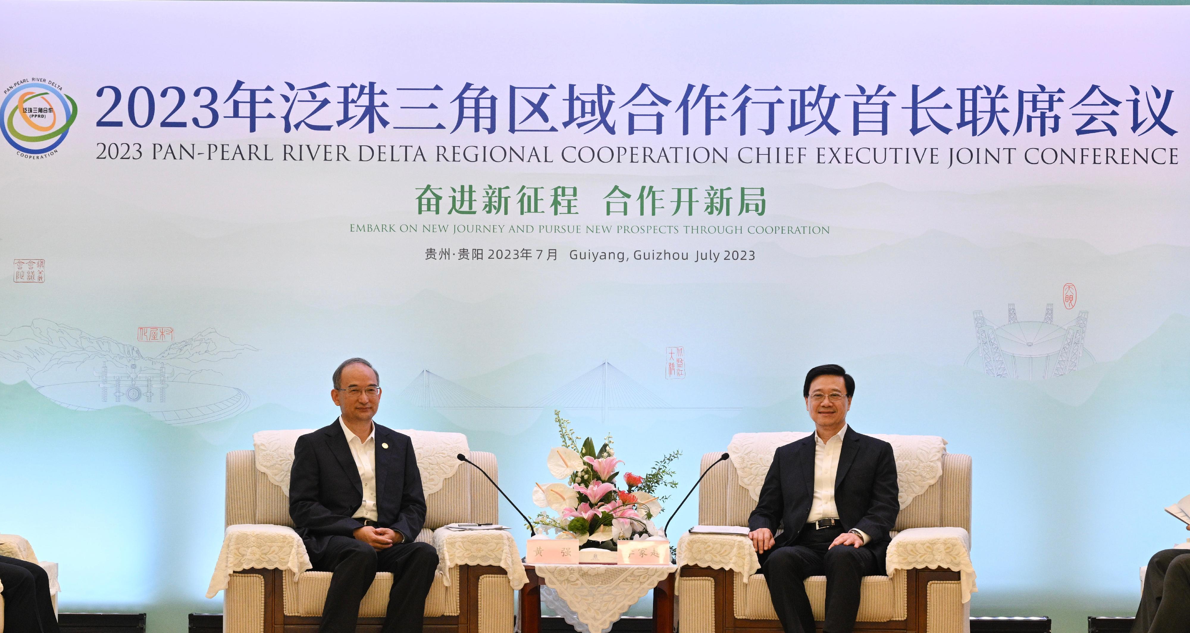 The Chief Executive, Mr John Lee, led a delegation to start his visit programme in Guiyang today (July 6). Photo shows Mr Lee (right) and the Governor of Sichuan Province, Mr Huang Qiang (left), at a bilateral meeting in Guiyang.

