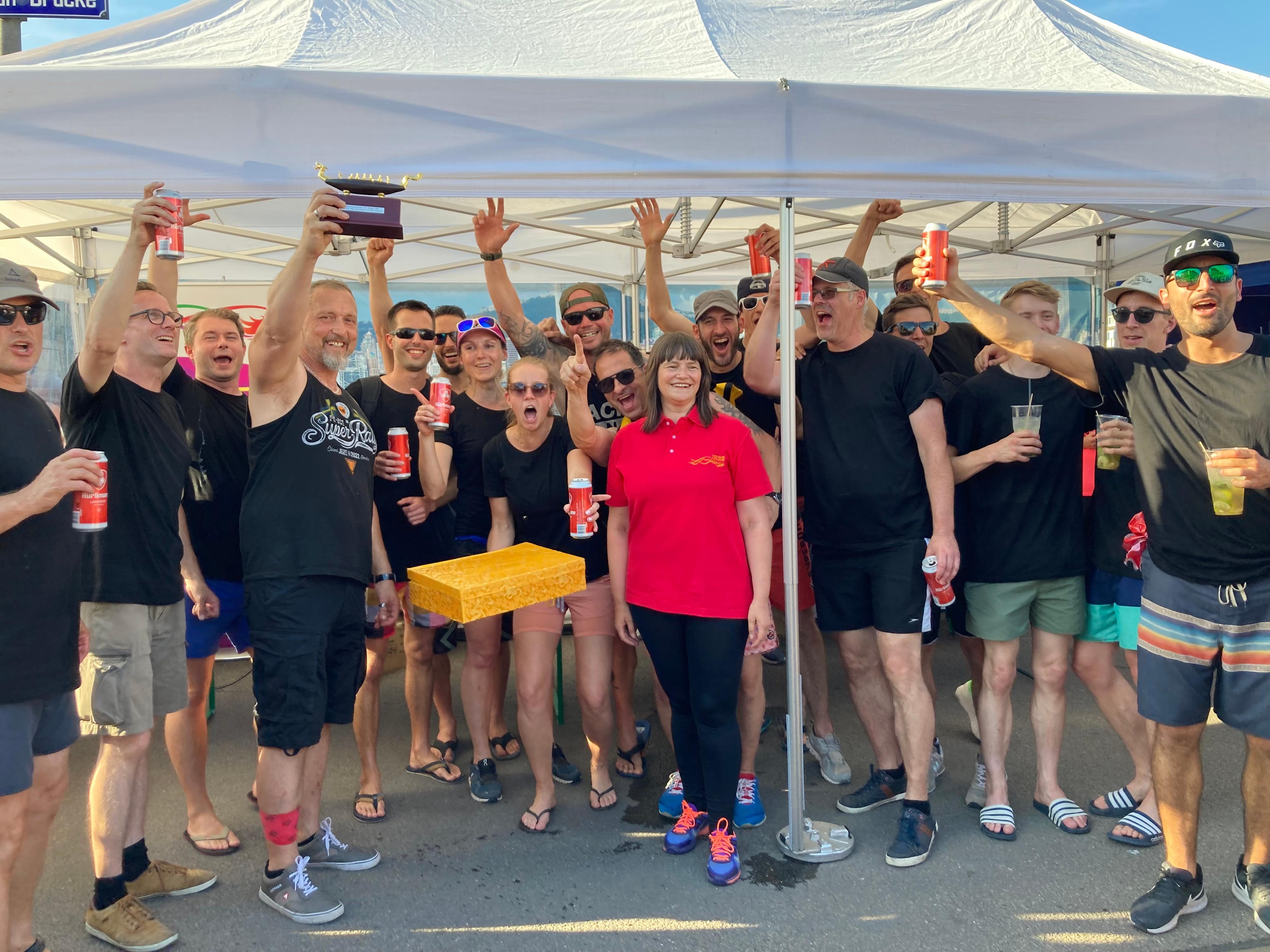 The Hong Kong Economic and Trade Office, Berlin (HKETO Berlin), sponsored the Dragon Boat Race which took place on July 8 (Zurich time) in Switzerland. Photo shows the Head of Public Relations of HKETO Berlin, Ms Stephanie Pall (centre), with one of the winning teams at the prize presentation ceremony.