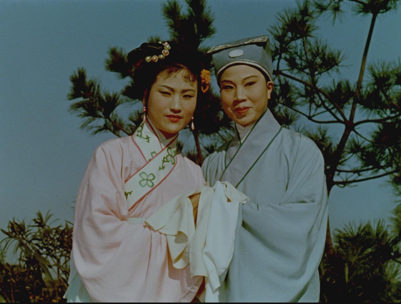 中国戏曲节2023精选八出经典戏曲电影于八月至九月放映。图示《追鱼》（1959）剧照。