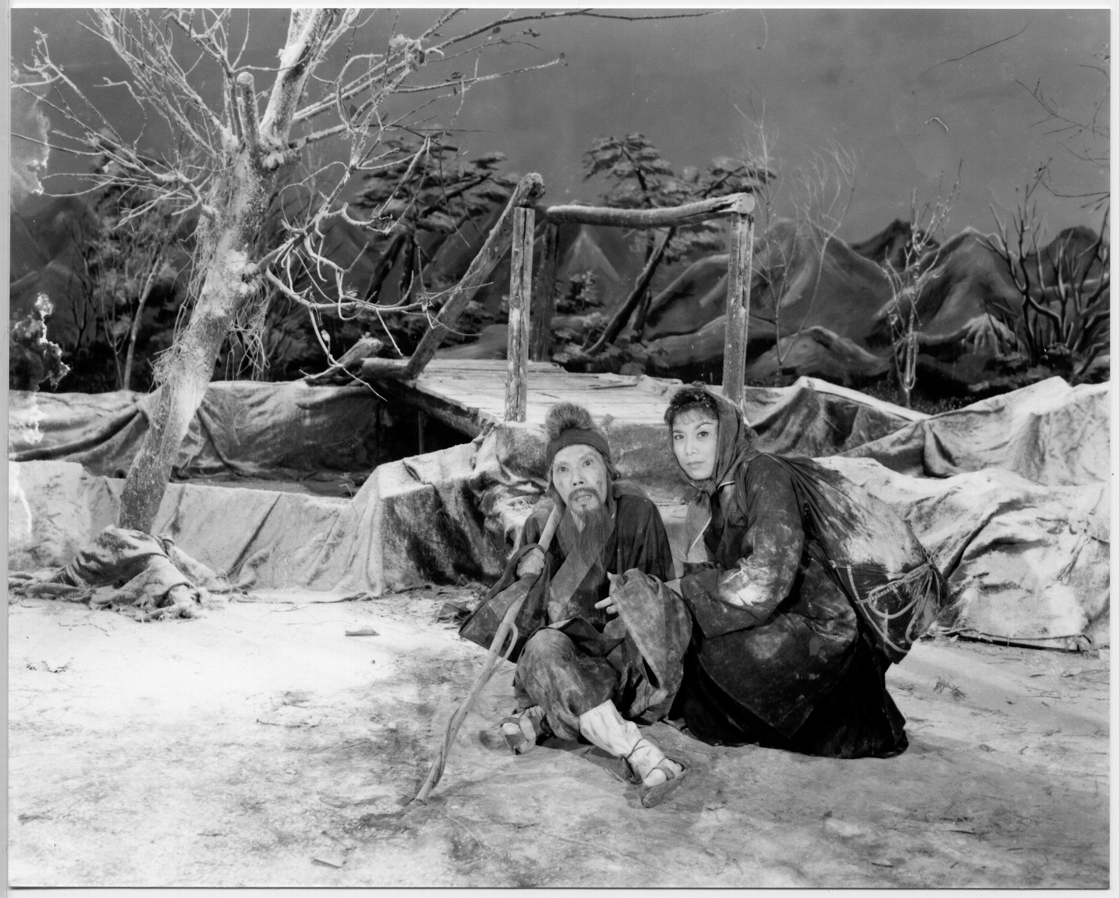The Chinese Opera Festival 2023 will screen eight selected classic opera films in August and September. Photo shows a film still of "Search in Wintry Day" (1960).