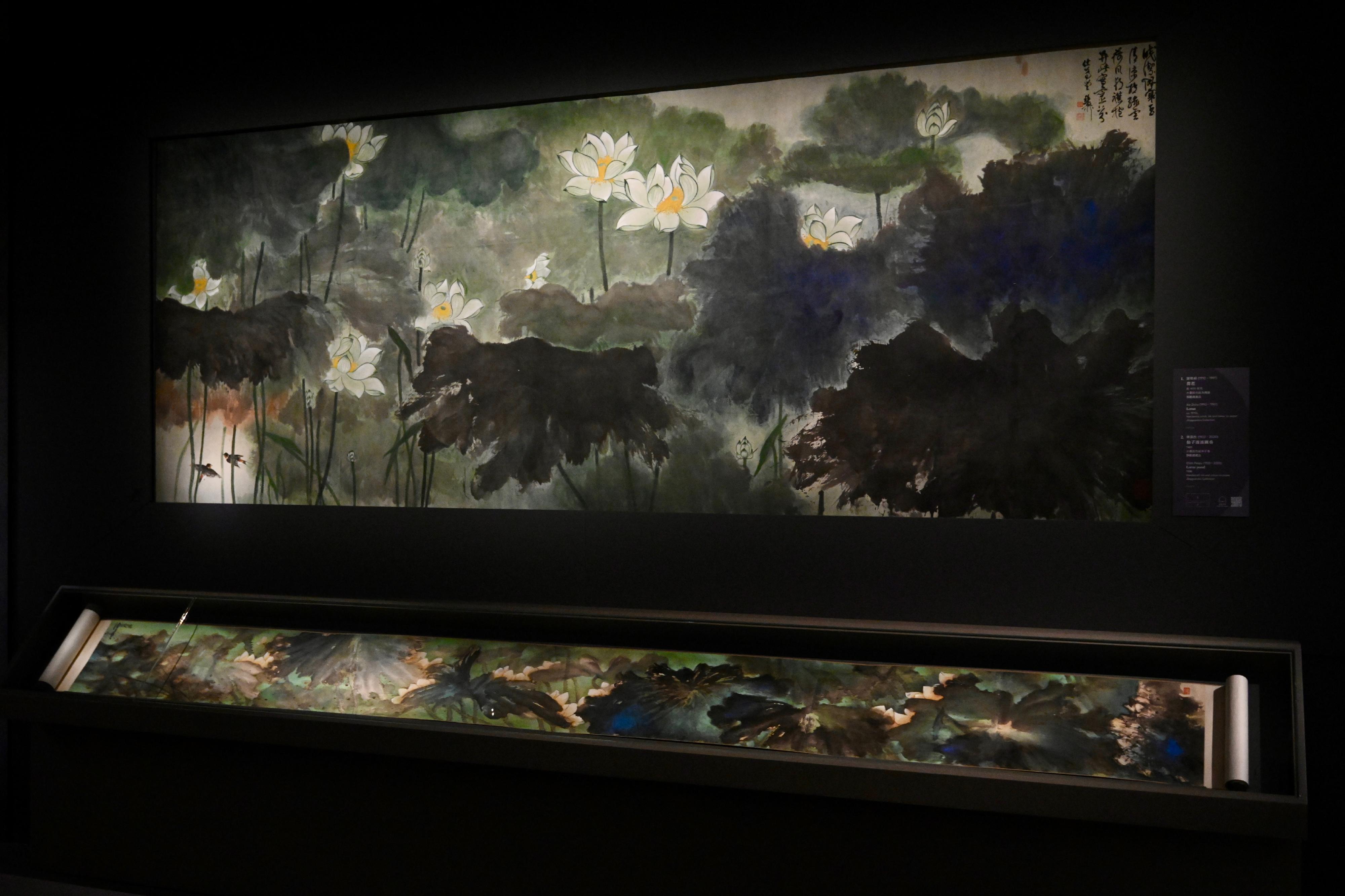 "A Match Made in Painting: Selected Works of Xie Zhiliu and Chen Peiqiu from the Jingguanlou Collection" exhibition will be held at the Hong Kong Museum of Art from tomorrow (July 14). Picture shows Xie Zhliu's painting "Lotus" (back) and Chen Peiqiu's work "Lotus pond" (front).