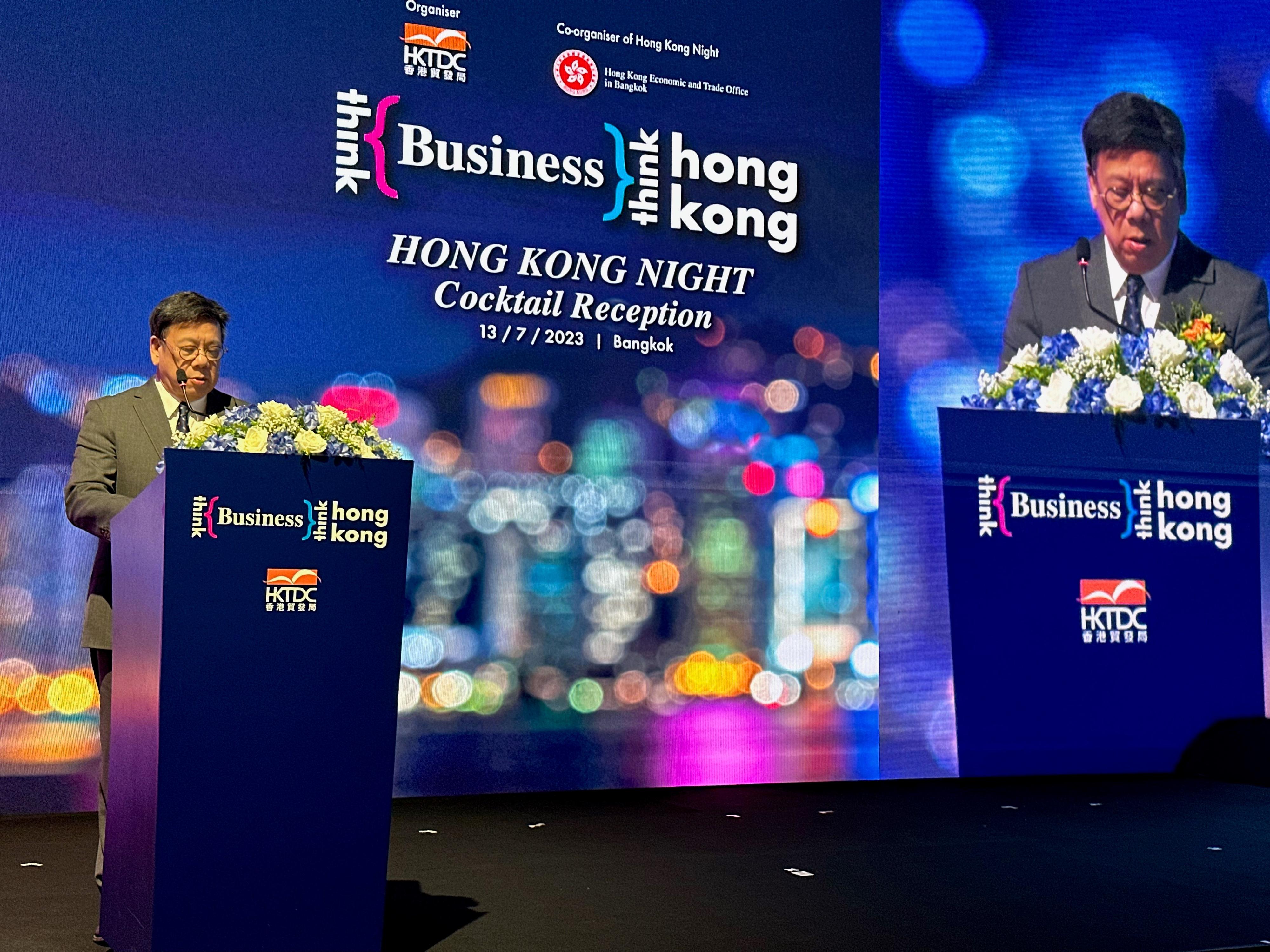 The Secretary for Commerce and Economic Development, Mr Algernon Yau, today (July 13) attended the reception of Think Business, Think Hong Kong, a promotion event organised by the Hong Kong Trade Development Council in Bangkok, Thailand. Photo shows Mr Yau delivering a speech at the reception.
