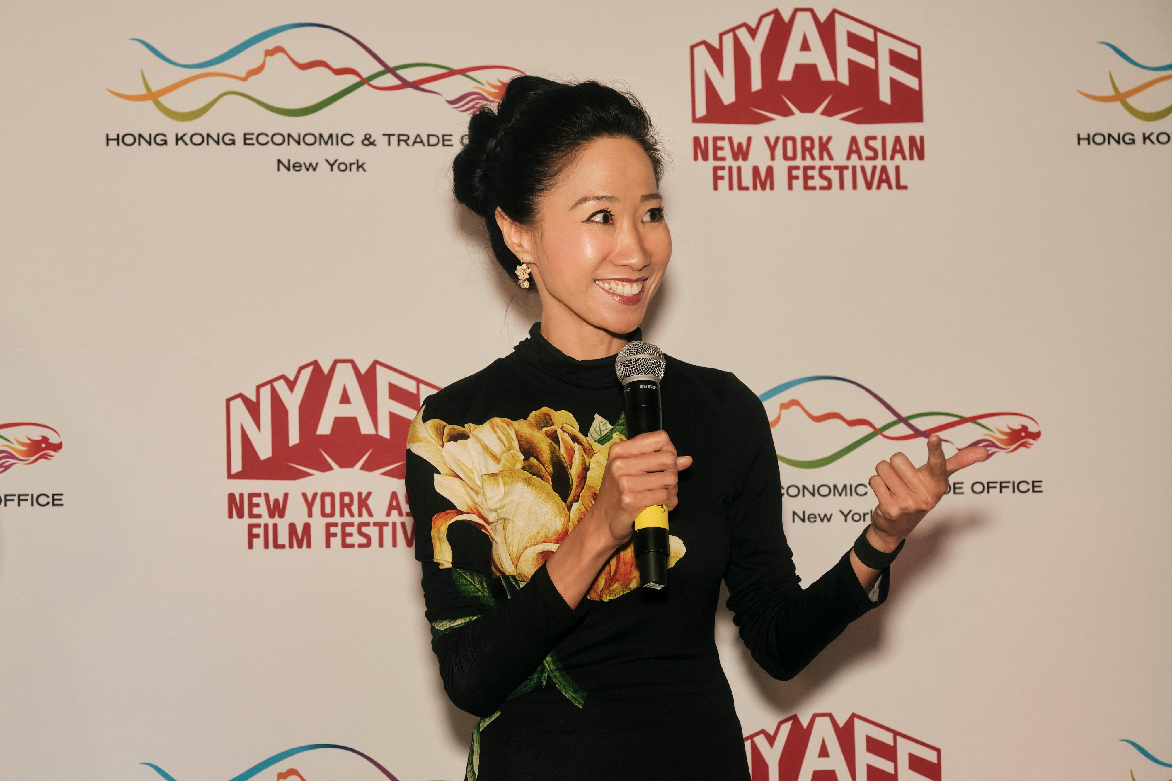 The Hong Kong Economic and Trade Office in New York (HKETONY) hosted a special reception honouring Hong Kong megastar Louis Koo, who was presented with the Extraordinary Star Asia Award for Exceptional Contribution to Asian Cinema by the New York Asian Film Festival on July 19 (New York time). Photo shows the Director of the HKETONY, Ms Candy Nip, welcoming guests at the reception.