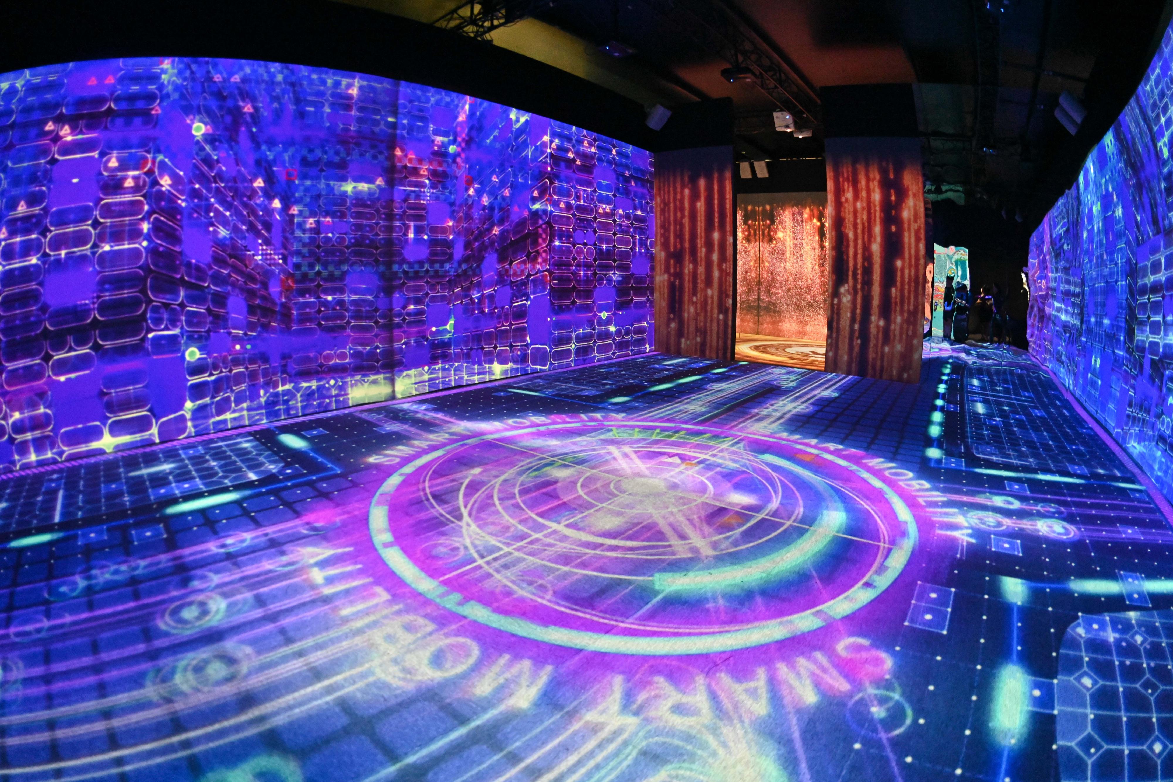 The "Immersive Hong Kong" roving exhibition, which showcases Hong Kong's unique strengths, advantages and opportunities with art technology, was launched in Jakarta, Indonesia, today (July 23) as part of a promotional campaign in Association of Southeast Asian Nations. Photo shows an art projection with the theme of "I&T Brain Bank" at the exhibition.