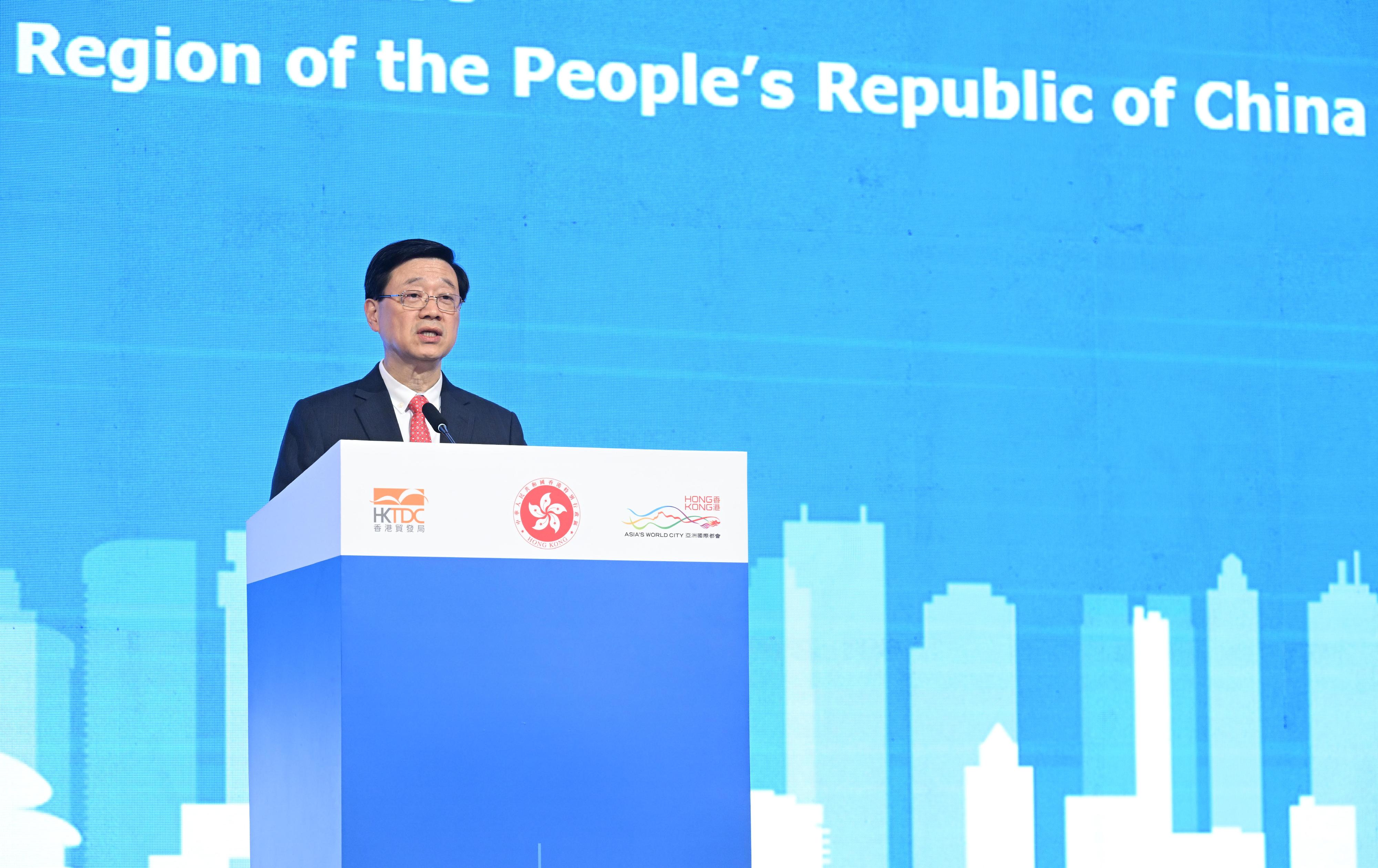 The Chief Executive, Mr John Lee, attended a business luncheon jointly organised by the Hong Kong Special Administrative Region Government and the Hong Kong Trade Development Council in Jakarta, Indonesia, today (July 26). Photo shows Mr Lee delivering a speech at the luncheon.