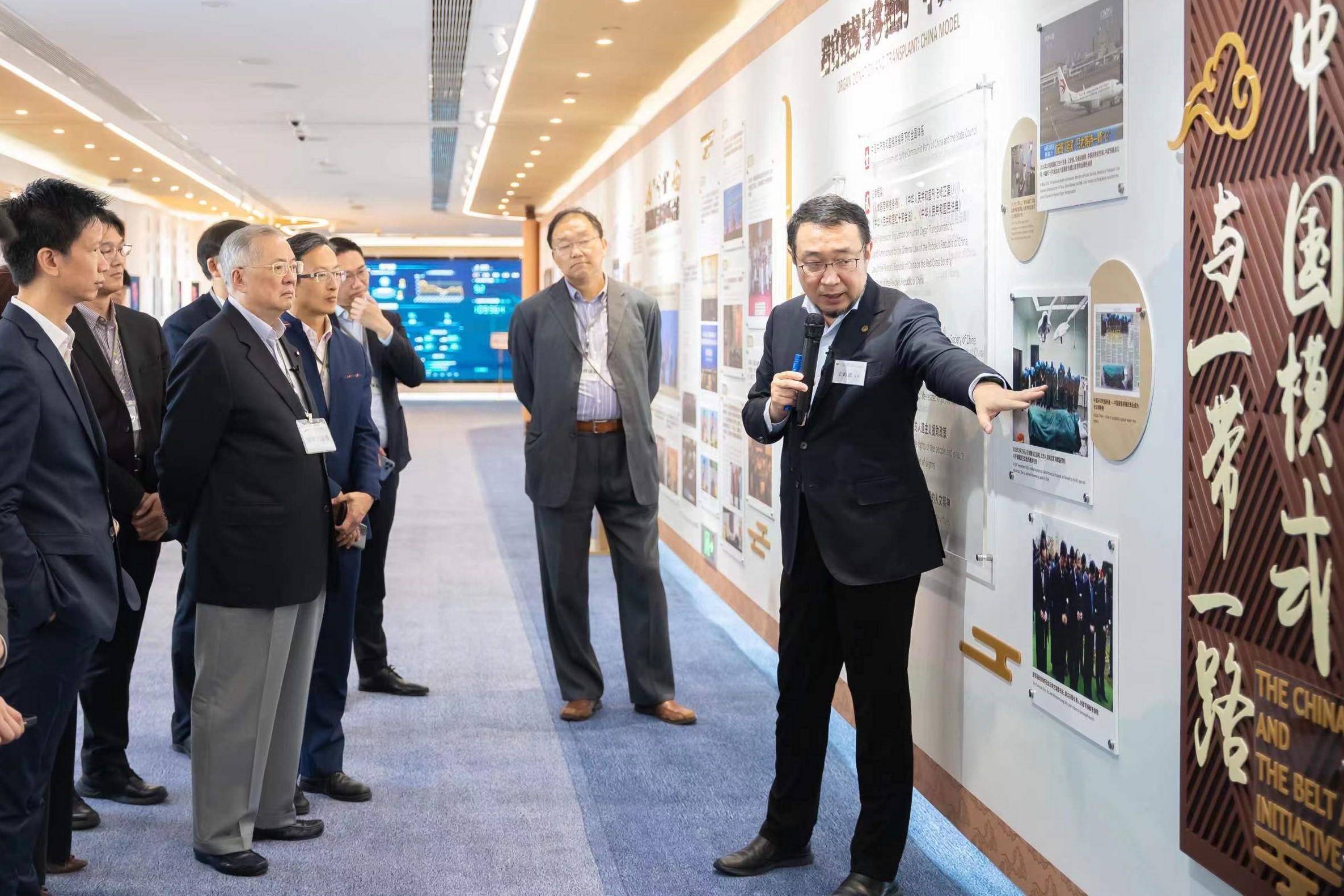 The delegation of the Legislative Council (LegCo) Panel on Health Services visits the Big Data Centre of National Health Commission for Human Tissue, Organ Transplant and Medicine in Guangzhou today (July 29) to learn about the operation of organ donation, allocation, transplant and relevant system and mechanism in the Mainland. Photo shows the Chairman of the Panel, Mr Tommy Cheung (third left), and other LegCo Members, accompanied by the Centre's Director, Professor Wang Haibo (first right), visiting the China Organ Donation and Transplant Development Museum.