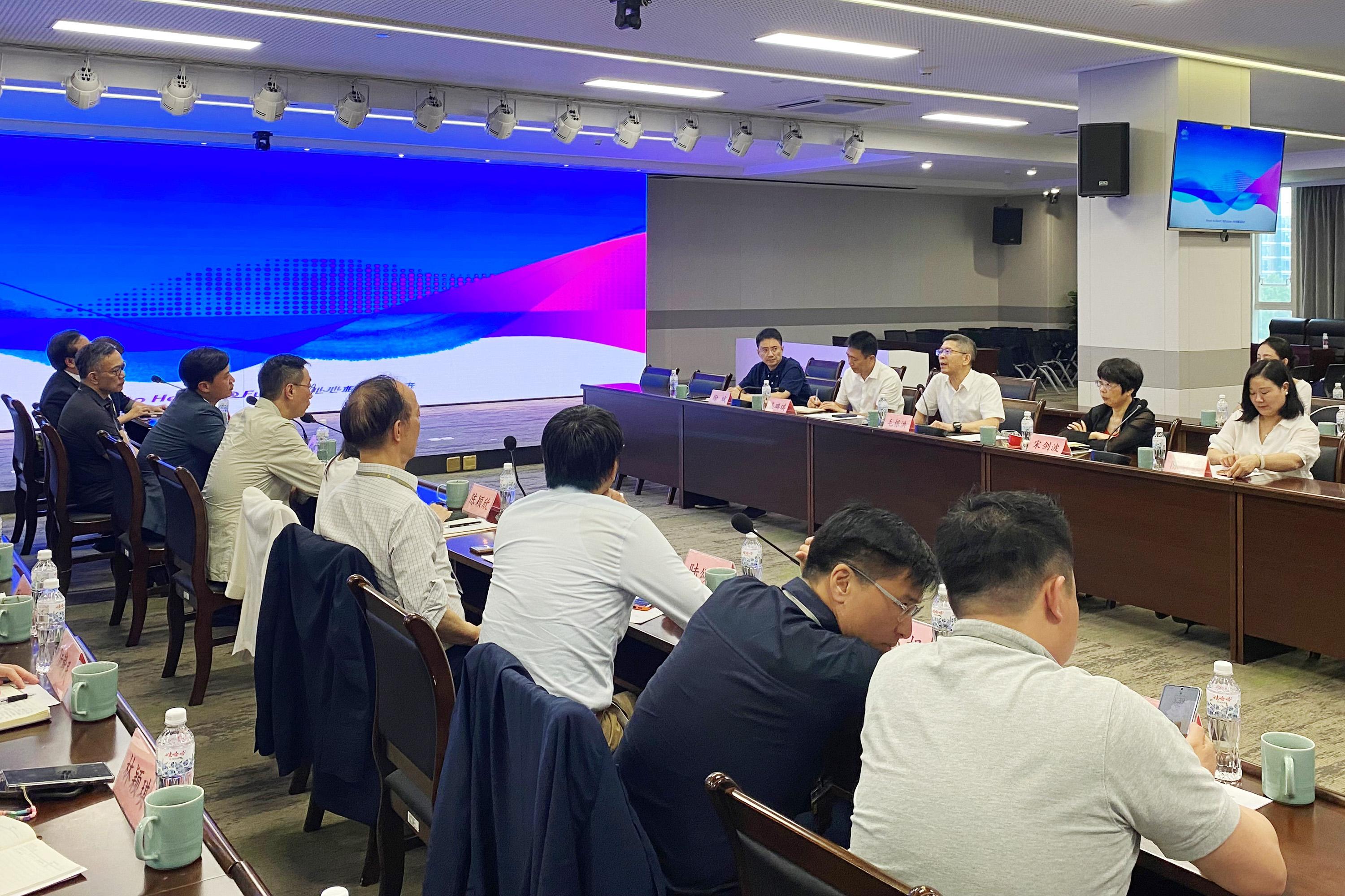 立法會民政及文化體育事務委員會今日（八月一日）繼續杭州職務訪問。訪問團與杭州2022年第19屆亞運會組委會工作交流。
