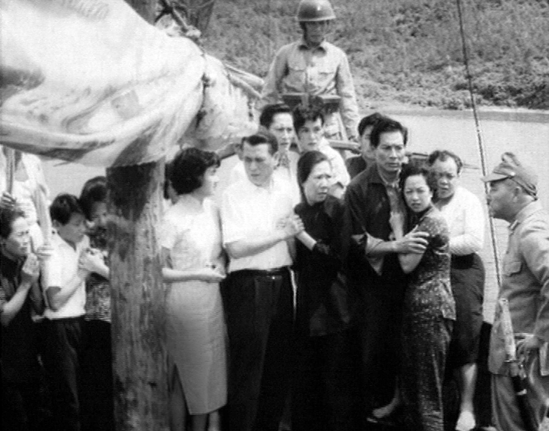 康樂及文化事務署香港電影資料館將舉辦「抗戰影像回眸」專題節目，於九月三日（星期日）免費放映《海》（1963）。圖示《海》的劇照。
