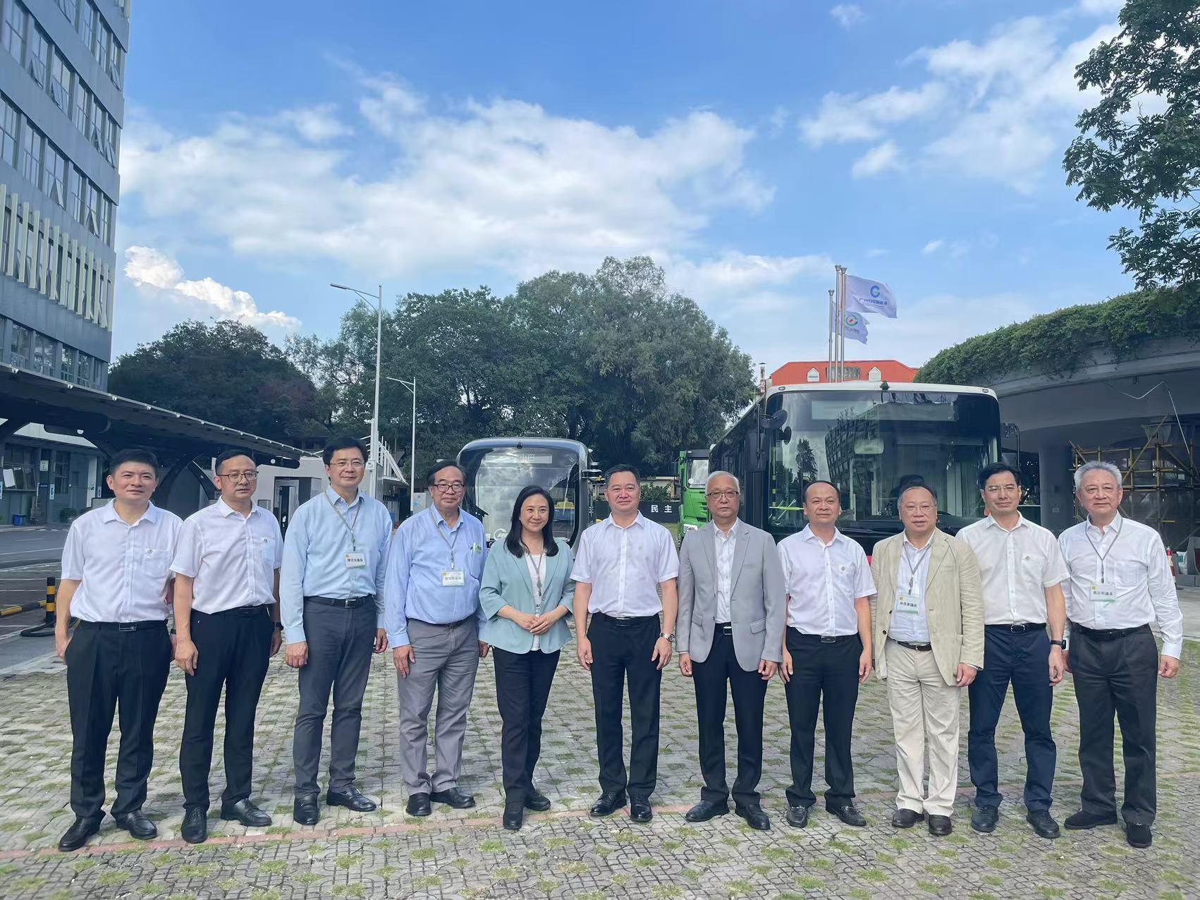The Secretary for Environment and Ecology, Mr Tse Chin-wan, together with the Legislative Council Panel on Environmental Affairs, visited the Yanling new energy eco-industrial park and Guangzhou public transport command center of the Guangzhou Public Transport Group this afternoon (August 7). Photo shows Mr Tse (fifth right), and the delegation of the Legislative Council Panel on Environmental Affairs.