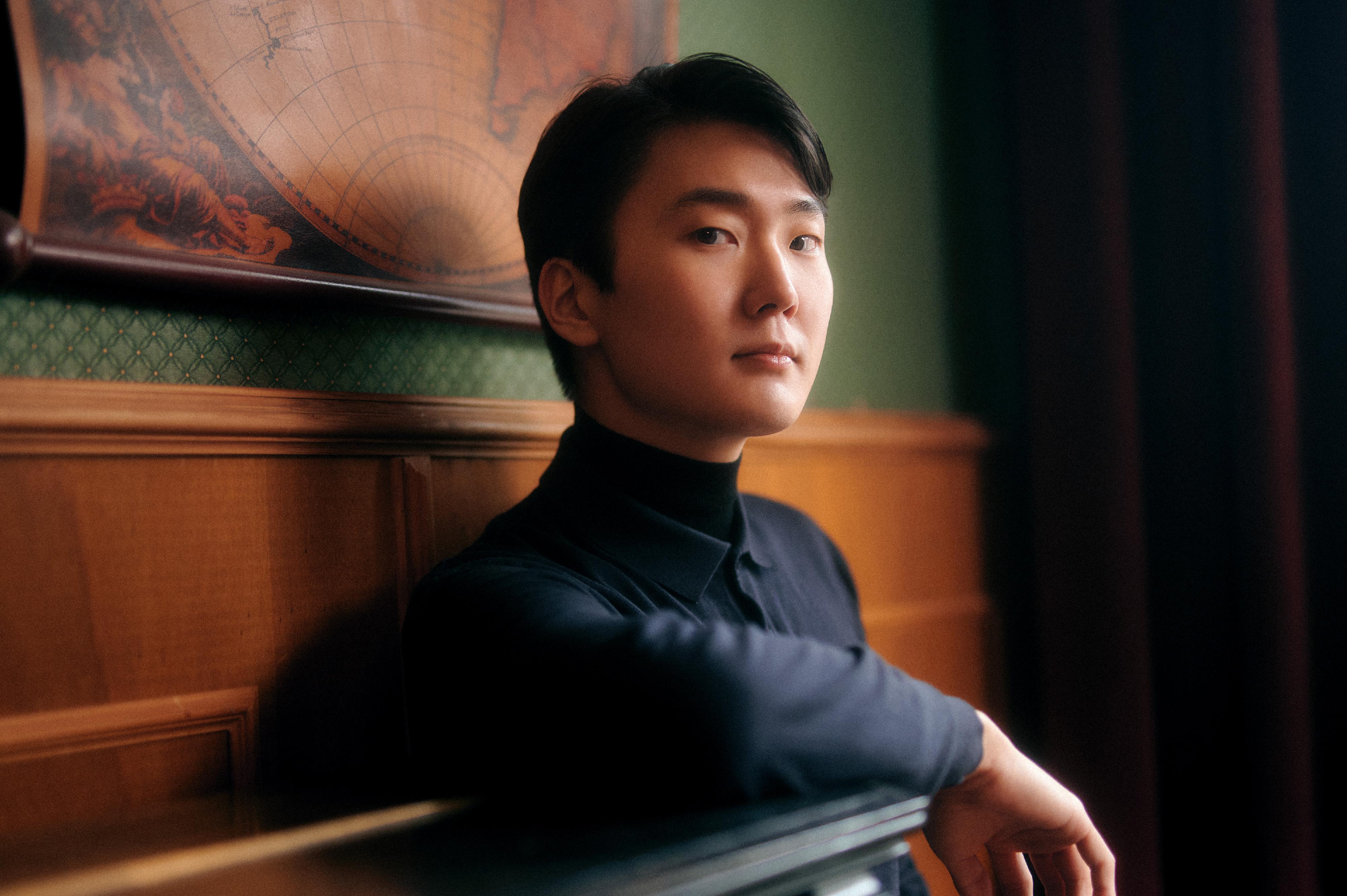 The Leisure and Cultural Services Department will present the Great Music 2023 from September to November. Photo shows pianist Seong-Jin Cho. (Source of photo: Christoph Koestlin-DG)