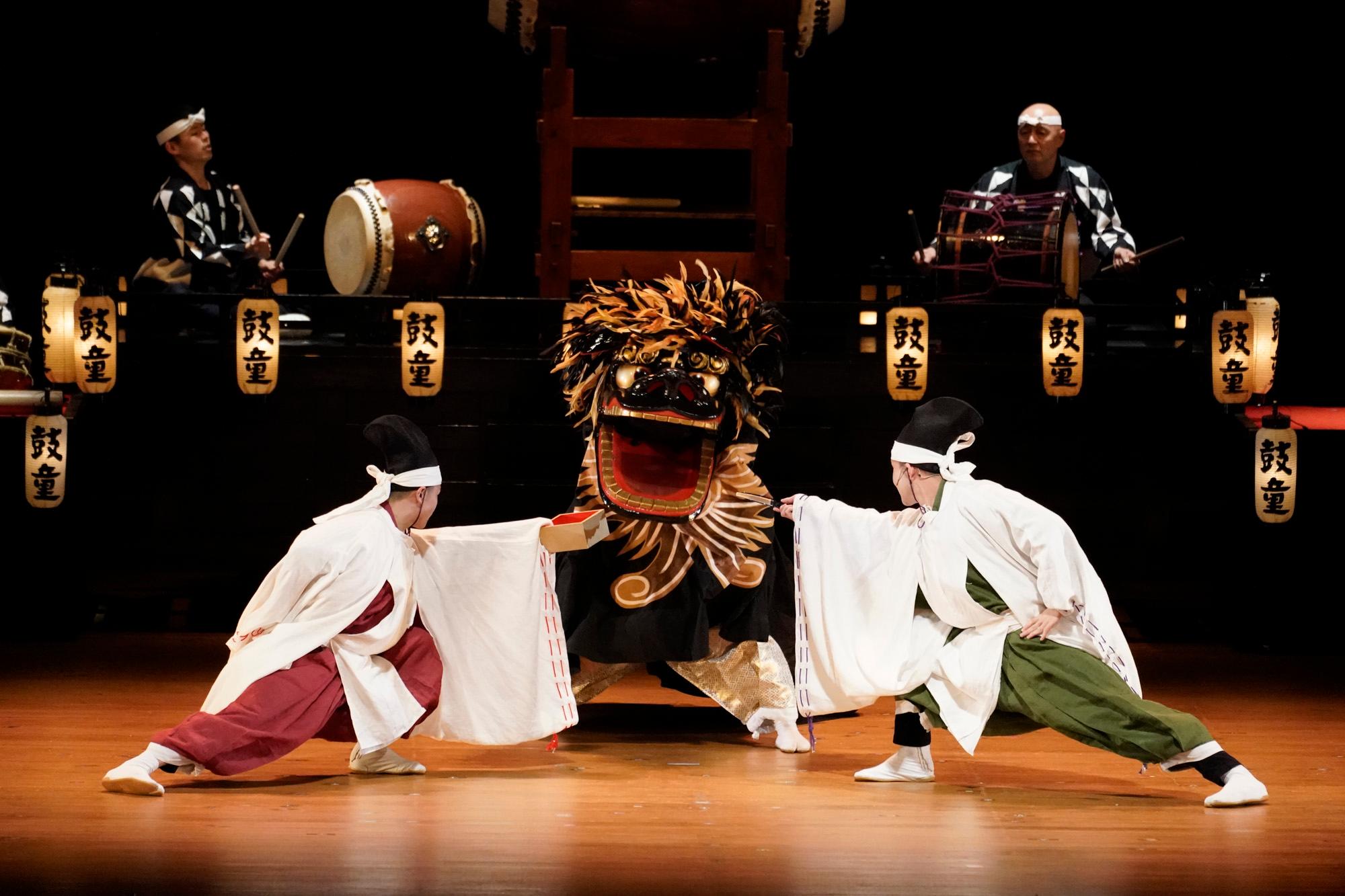 康乐及文化事务署邀得日本太鼓艺团鼓童九月来港演出作品《童》。图示鼓童《童》剧照。（图片来源：冈本隆史）