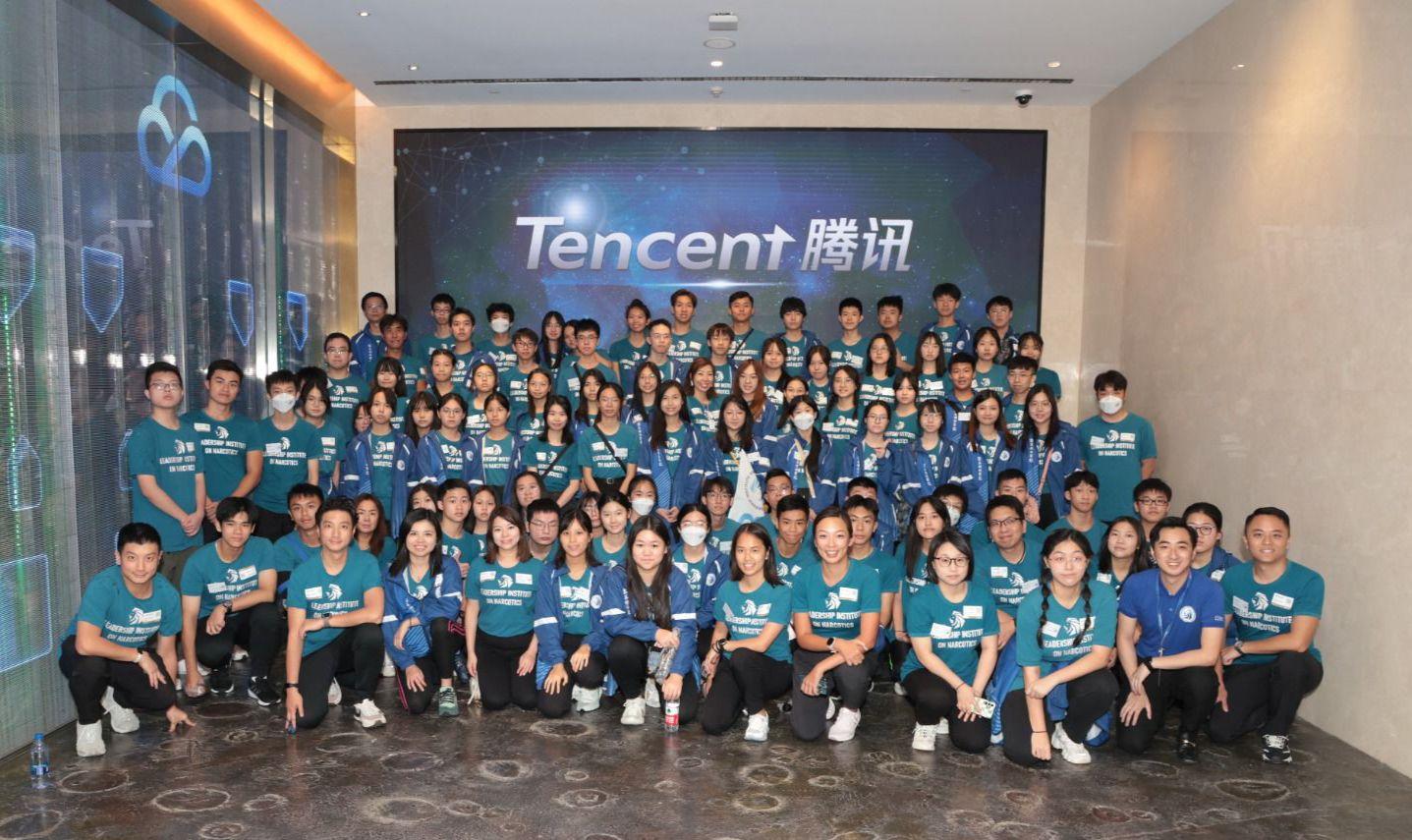 Mentees of the Leadership Institute on Narcotics visit an internet company, one of the major high-tech enterprises on the Mainland, and learn about how to benefit the society with technology.