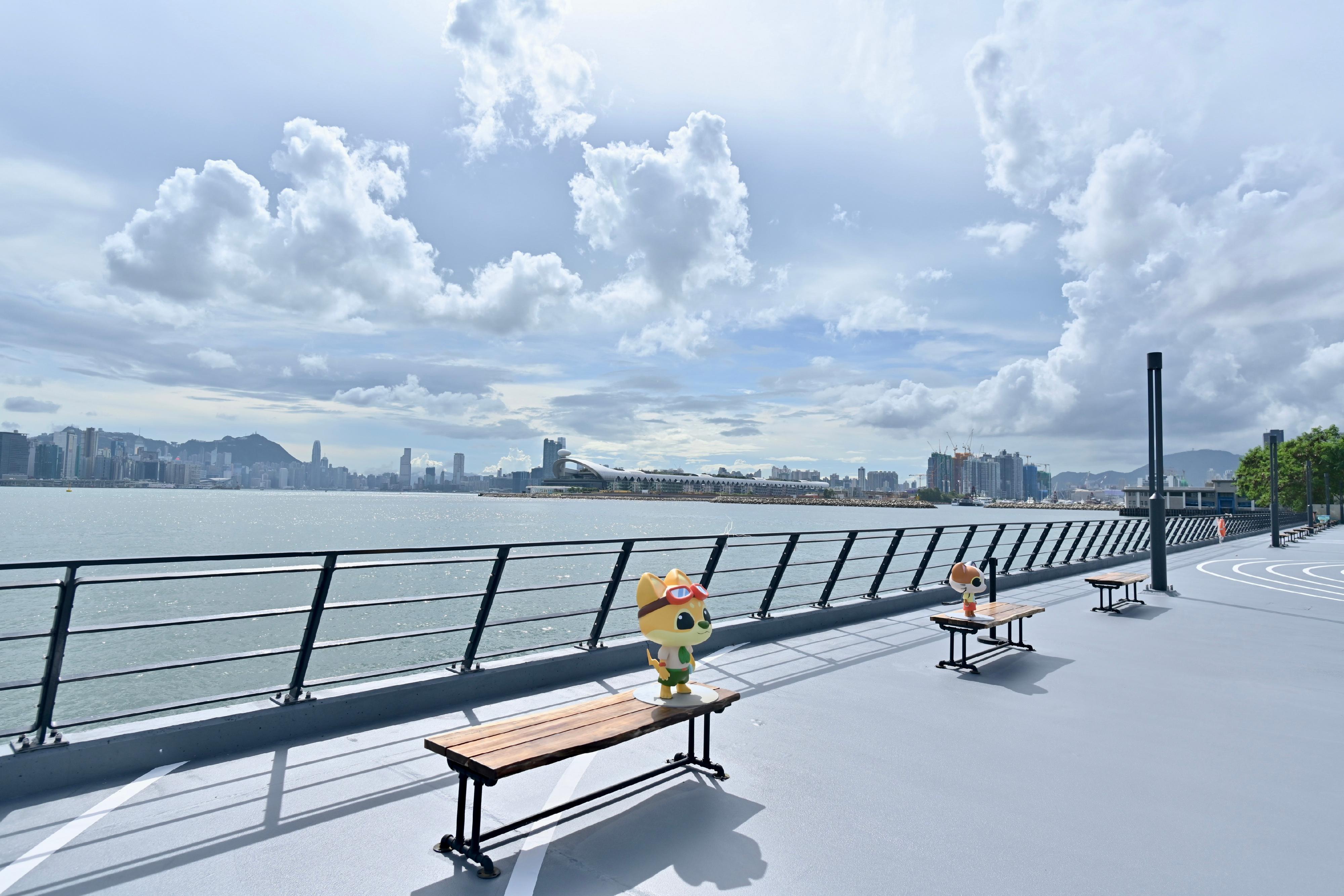 The Cha Kwo Ling Promenade and Tsui Ping Seaside officially opened today (August 24). Photo shows the waterfront area that serves as an Inclusive Park for Pets.