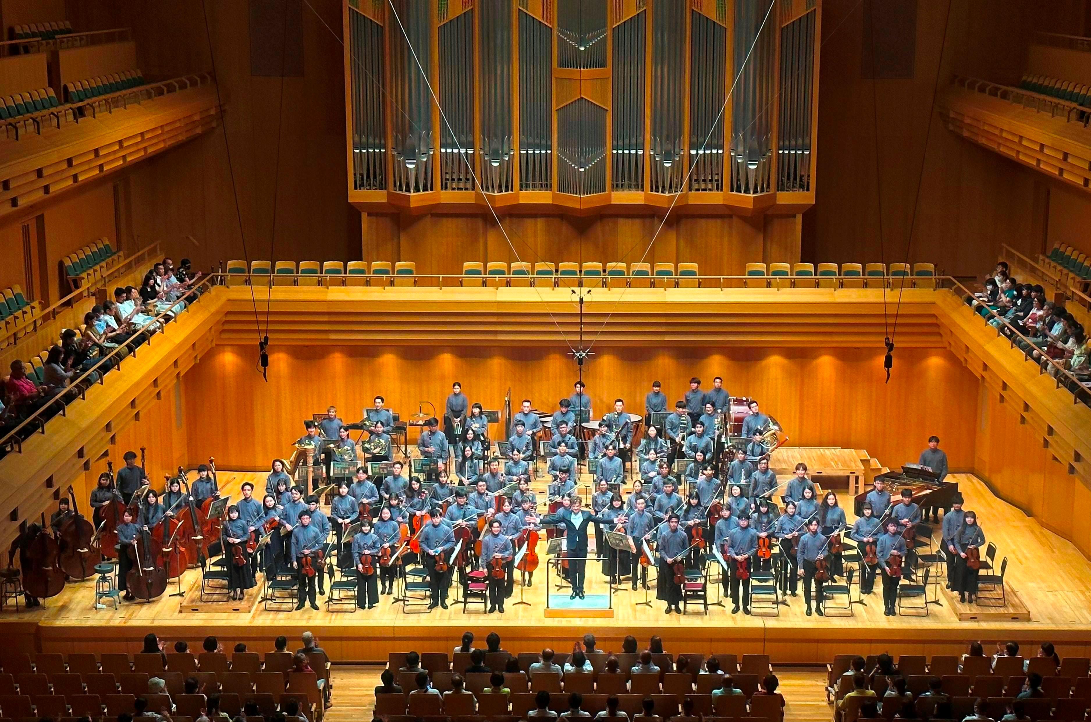 亚洲青年管弦乐团昨日和今日（八月三十日和三十一日）在日本东京歌剧城音乐厅演出。
