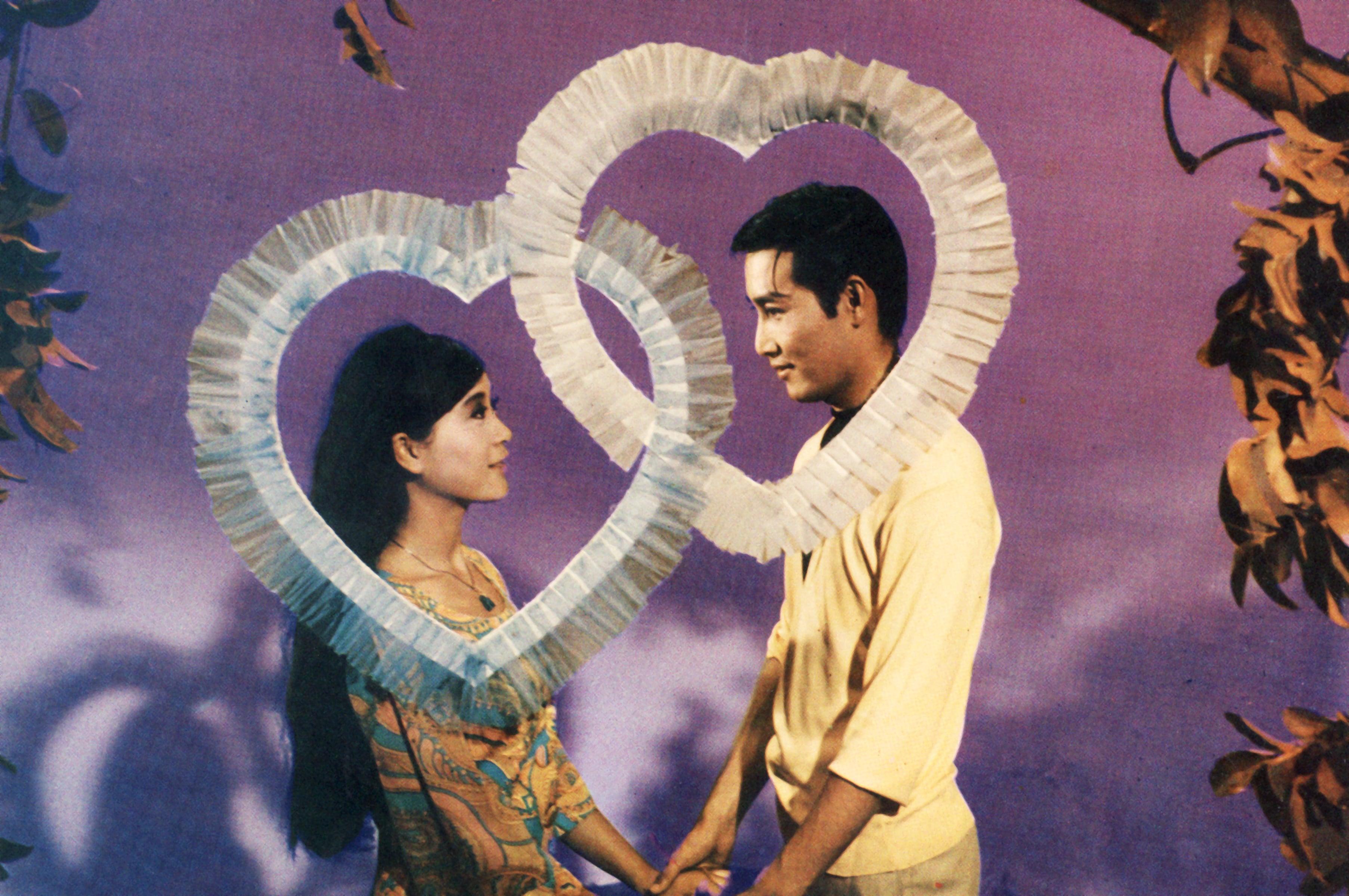 Launched by the Hong Kong Film Archive of the Leisure and Cultural Services Department, the "Movies to GO" series will collaborate with Tai Kwun to present "Tai Kwun Movie Steps X Hong Kong Film Archive - A Touch of Youth". Five teen films from the 1950s to 1980s will be screened free of charge on eight consecutive Sundays between September 10 and October 29 at the Tai Kwun Laundry Steps to allow audiences to revisit the charisma of the teen idols of the time. Photo shows a film still of "Mary, I Love You" (1969).