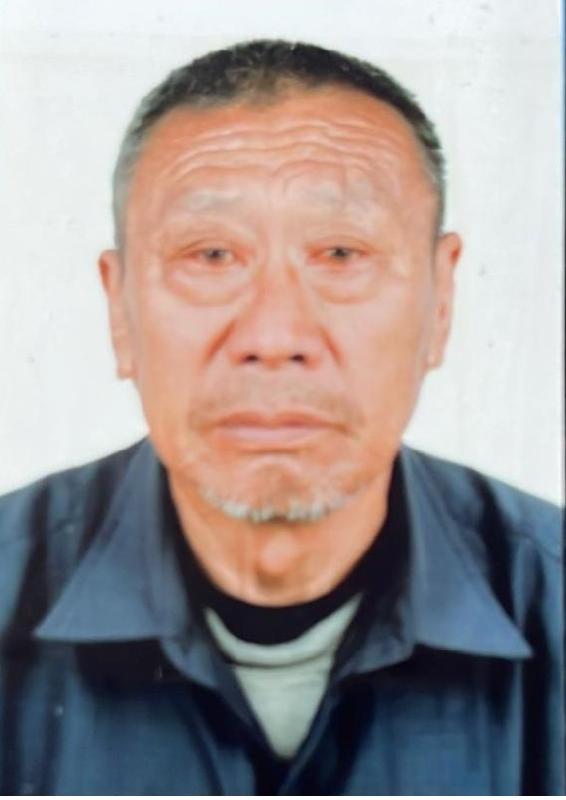 Zhang Diankuan, aged 77, is about 1.6 metres tall, 65 kilograms in weight and of medium build. He has a long face with yellow complexion and short black hair. He was last seen wearing a black cap, a grey jacket, dark blue trousers, and carrying a black recycle bag.

