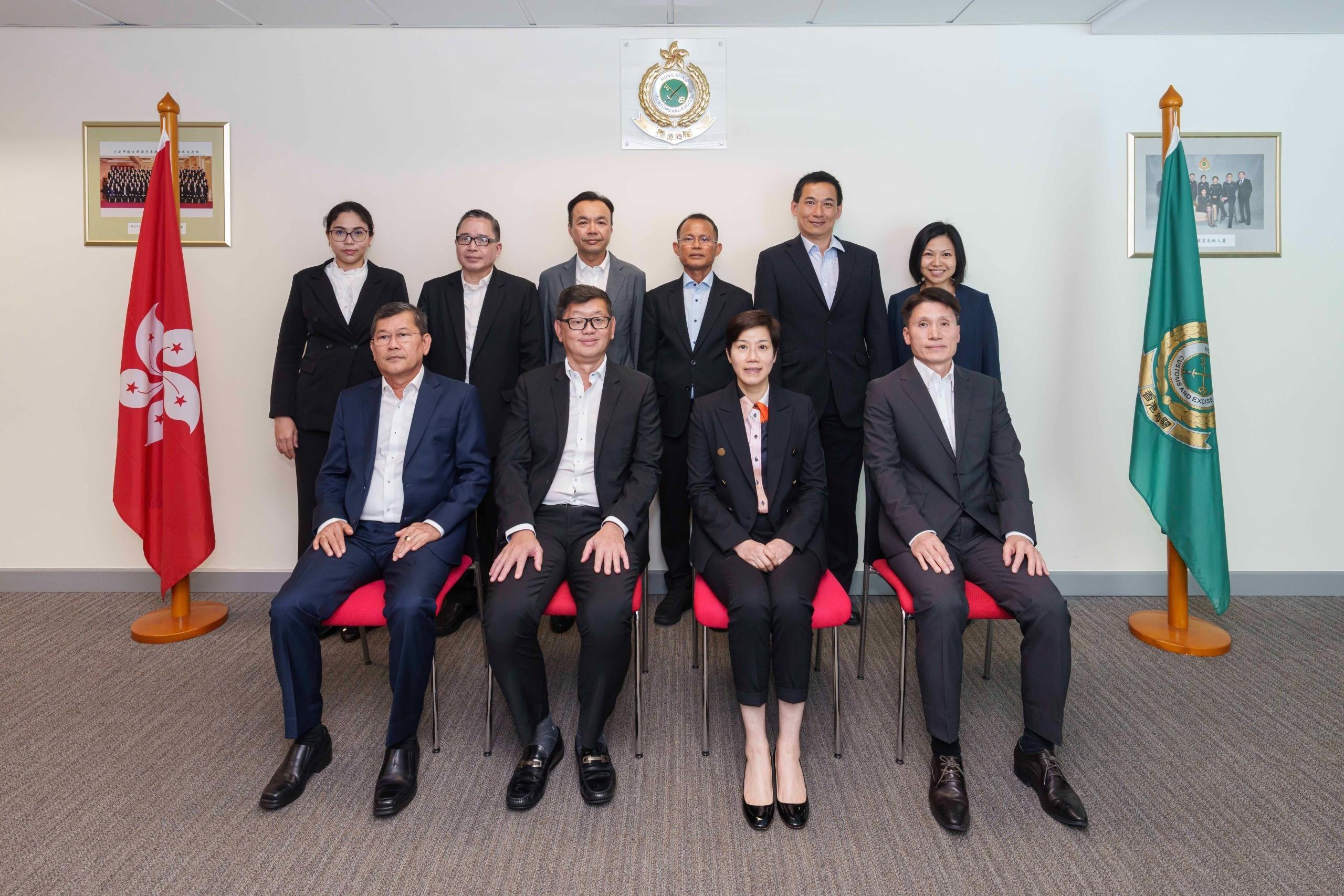 A bilateral meeting between Hong Kong Customs and Thai Customs Department was held yesterday (September 4). Photo shows the Commissioner of Customs and Excise, Ms Louise Ho (front row, second right); the Director-General of Thai Customs Department, Mr Patchara Anuntasilpa (front row, second left); the Assistant Commissioner (Intelligence and Investigation) of Customs and Excise, Mr Mark Woo (front row, first right); and attending officers from both Customs administrations.  