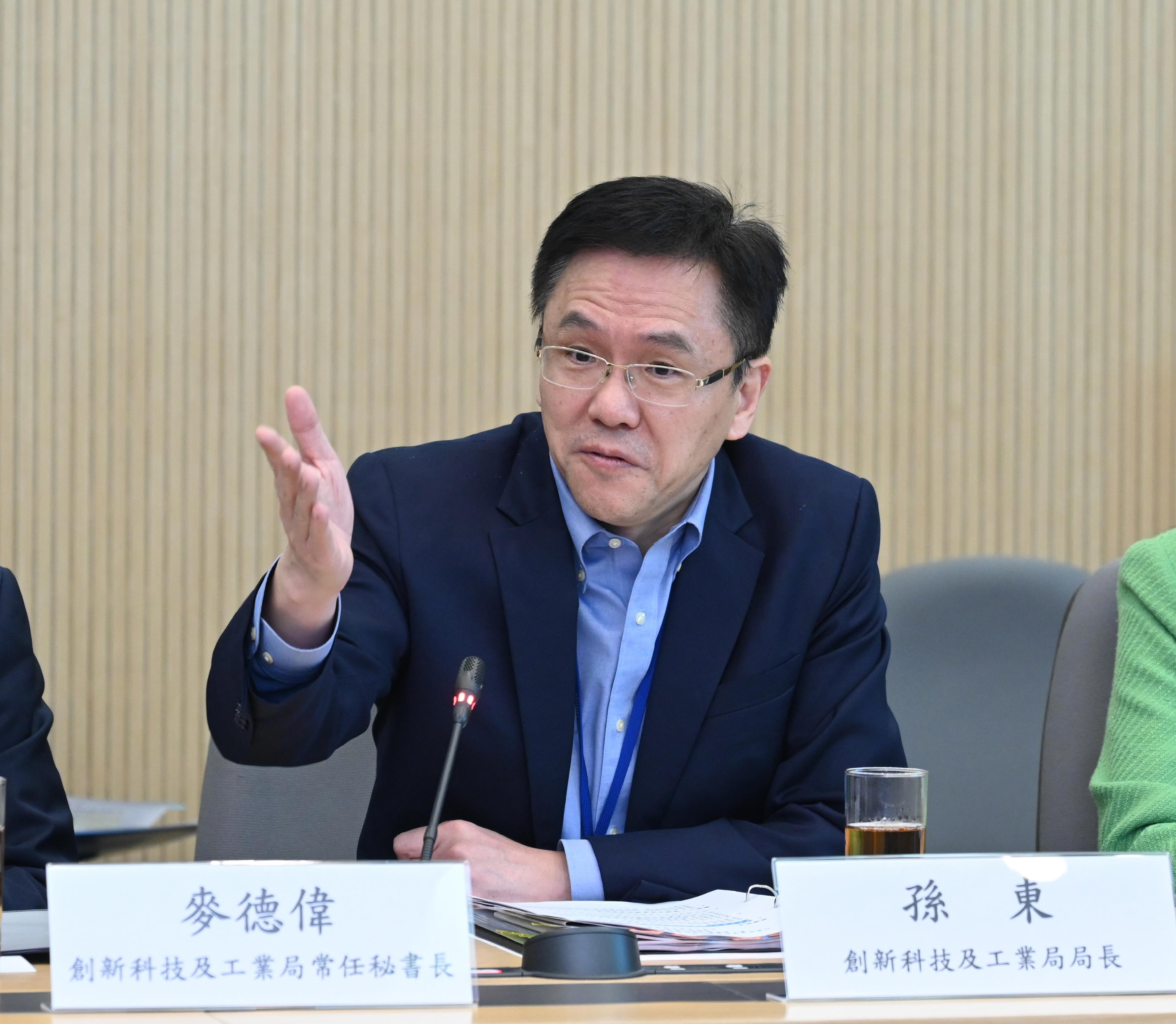 The Secretary for Innovation, Technology and Industry, Professor Sun Dong, chaired the 10th meeting of the Joint Task Force on the Development of the Hong Kong-Shenzhen Innovation and Technology Park in the Loop in Hong Kong today (September 7).