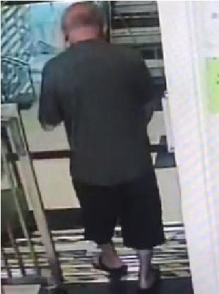Lo Po-tak, aged 59, is about 1.65 metres tall, 65 kilograms in weight and of fat build. He has a round face with yellow complexion and short black hair. He was last seen wearing a grey short-sleeved shirt, black shorts and black slippers.