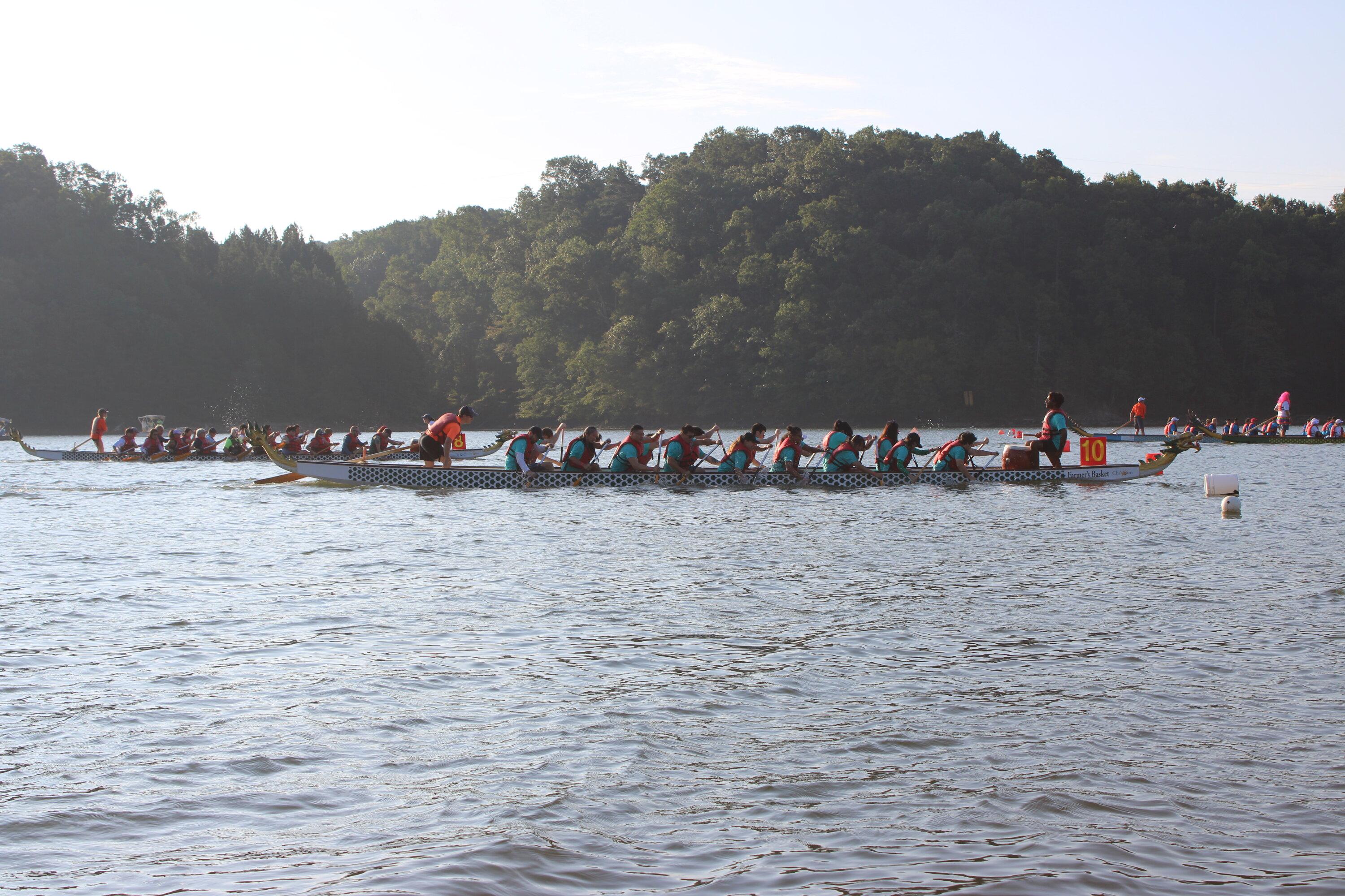 Supported by the Hong Kong Economic and Trade Office in New York, the Atlanta
Hong Kong Dragon Boat Festival was held at the Lake Lanier Olympic Park on September 9 (Atlanta time), with 64 teams from Florida, Georgia, North Carolina, South Carolina and Tennessee participating.