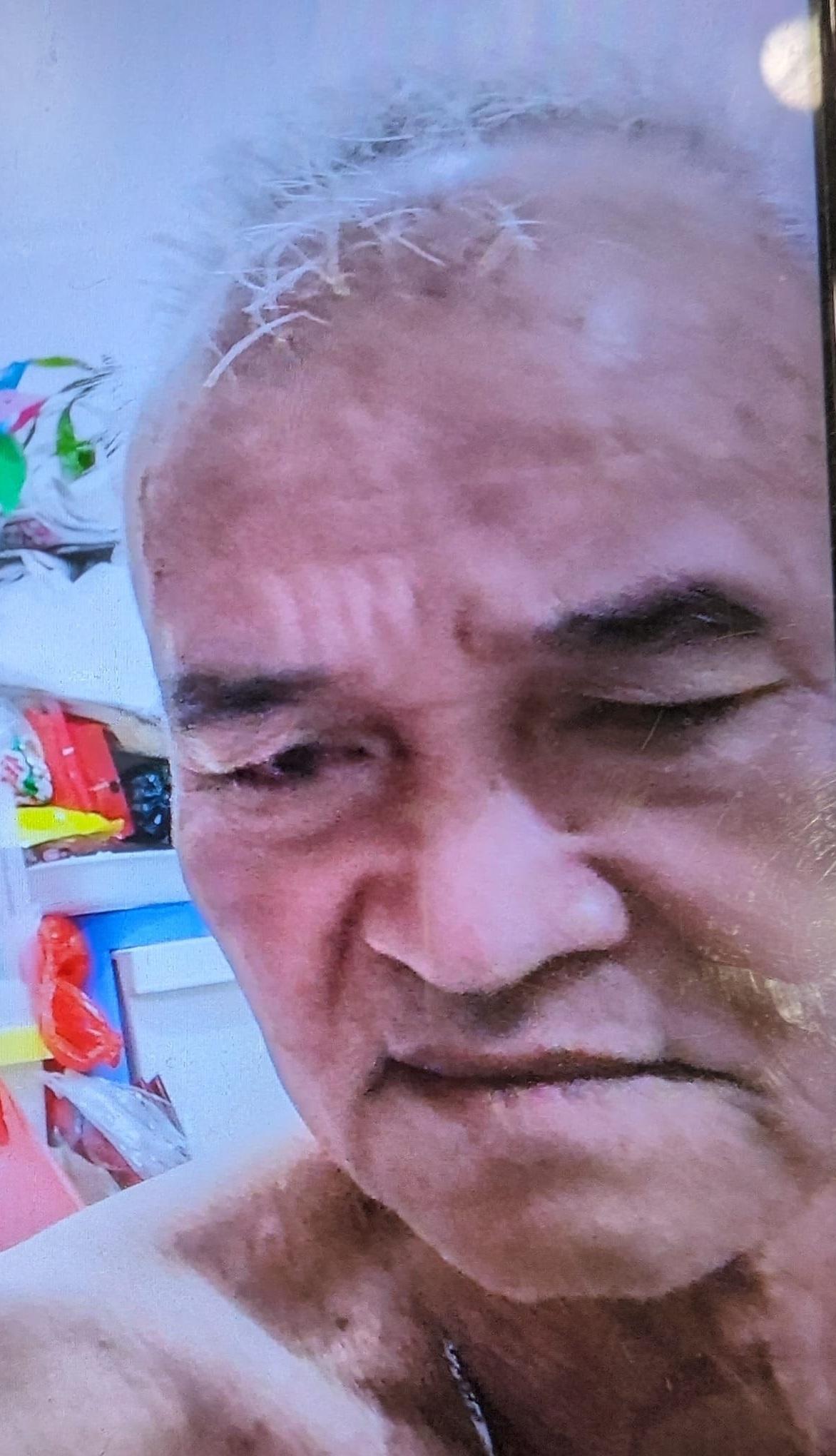 Leung Ngau-chai, aged 72, is about 1.7 metres tall, 54 kilograms in weight and of thin build. He has a square face with yellow complexion and short white hair. He was last seen wearing a dark colour short-sleeved shirt, blue shorts, dark colour shoes and carrying a black rucksack.