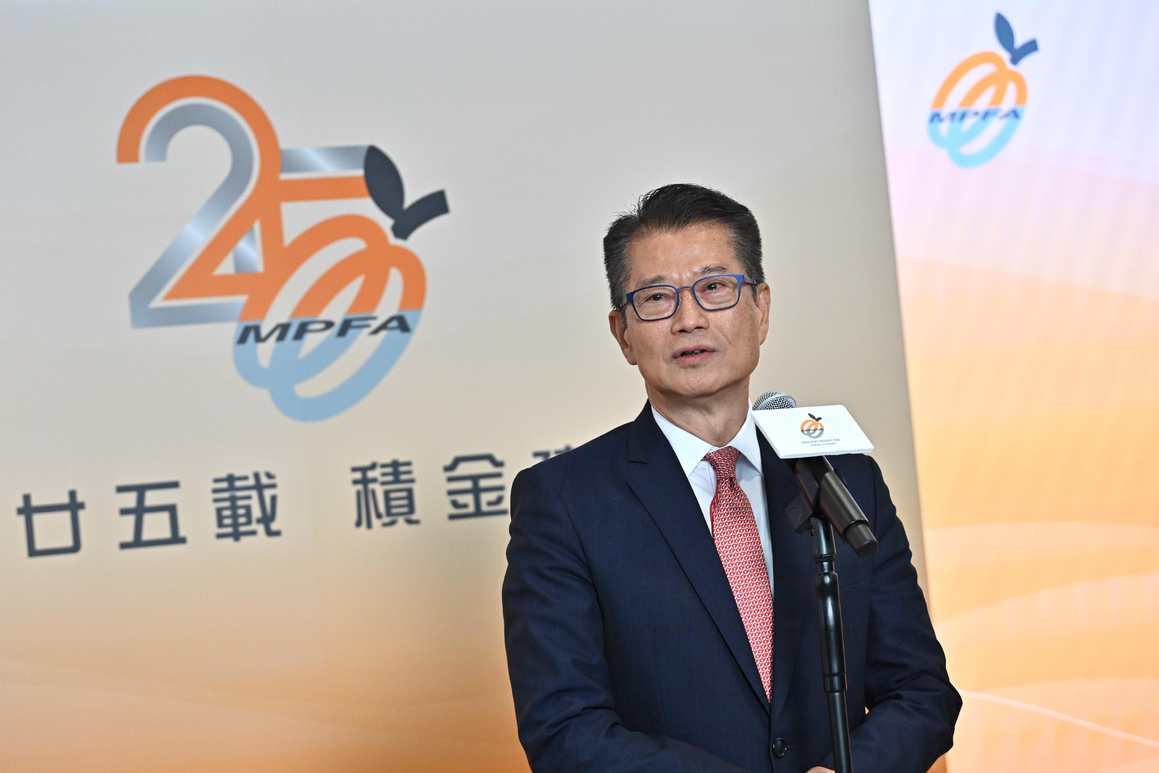 財政司司長陳茂波今日（九月十一日）在強制性公積金計劃管理局成立二十五周年紀念聚會致辭。