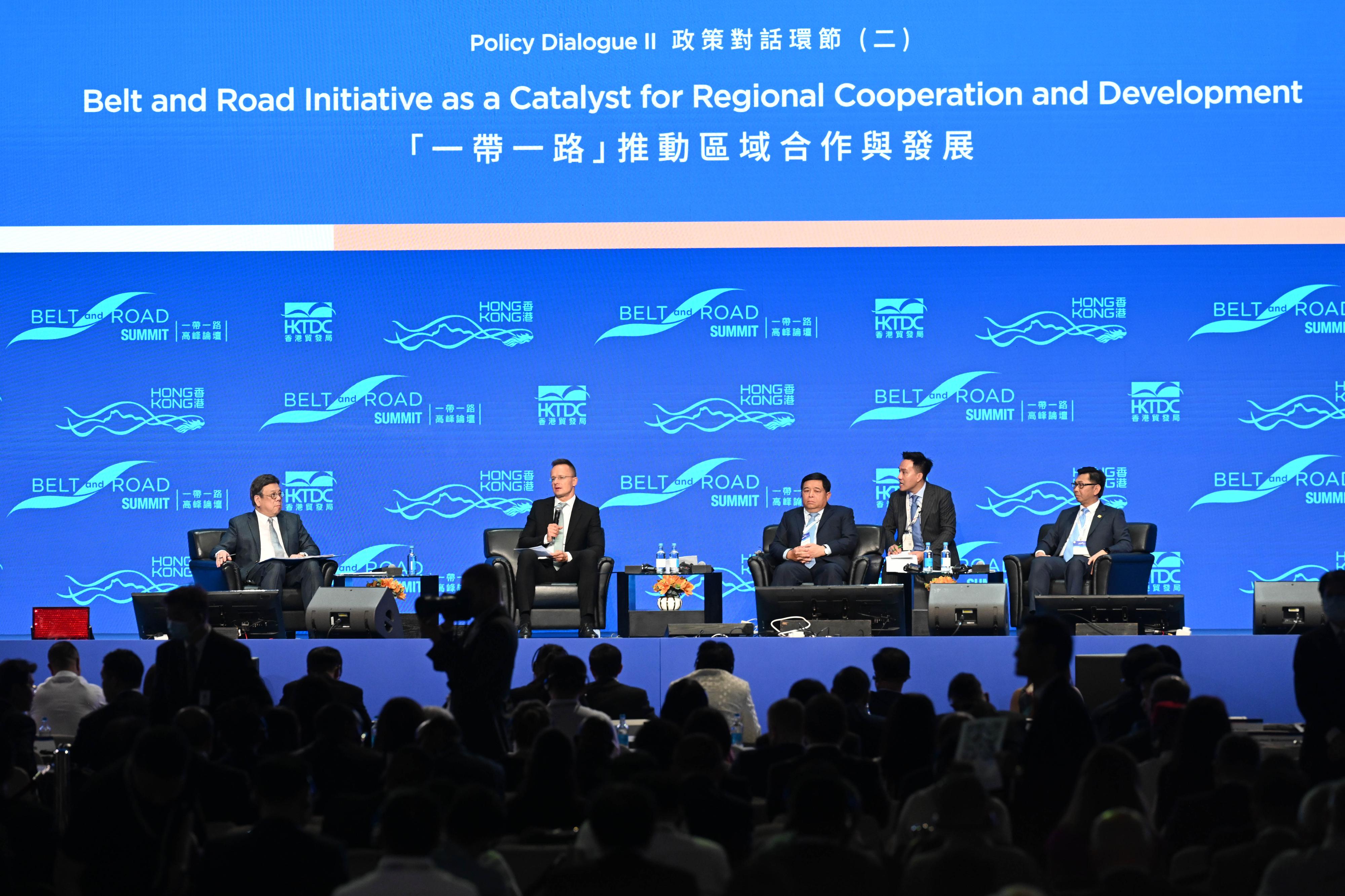 The eighth Belt and Road Summit opened today (September 13). The Secretary for Commerce and Economic Development, Mr Algernon Yau, chaired the policy dialogue session titled "Belt and Road Initiative as a Catalyst for Regional Cooperation and Development" to discuss market integration and connectivity among economies. Mr Yau (first left) was joined by the Minister of Foreign Affairs and Trade of Hungary, Mr Péter Szijjártó (second left); the Minister of Planning and Investment of Vietnam, Mr Nguyen Chi Dzung (third left); and the Deputy Minister of Foreign Affairs of Malaysia, Datuk Mohamad bin Alamin (first right).