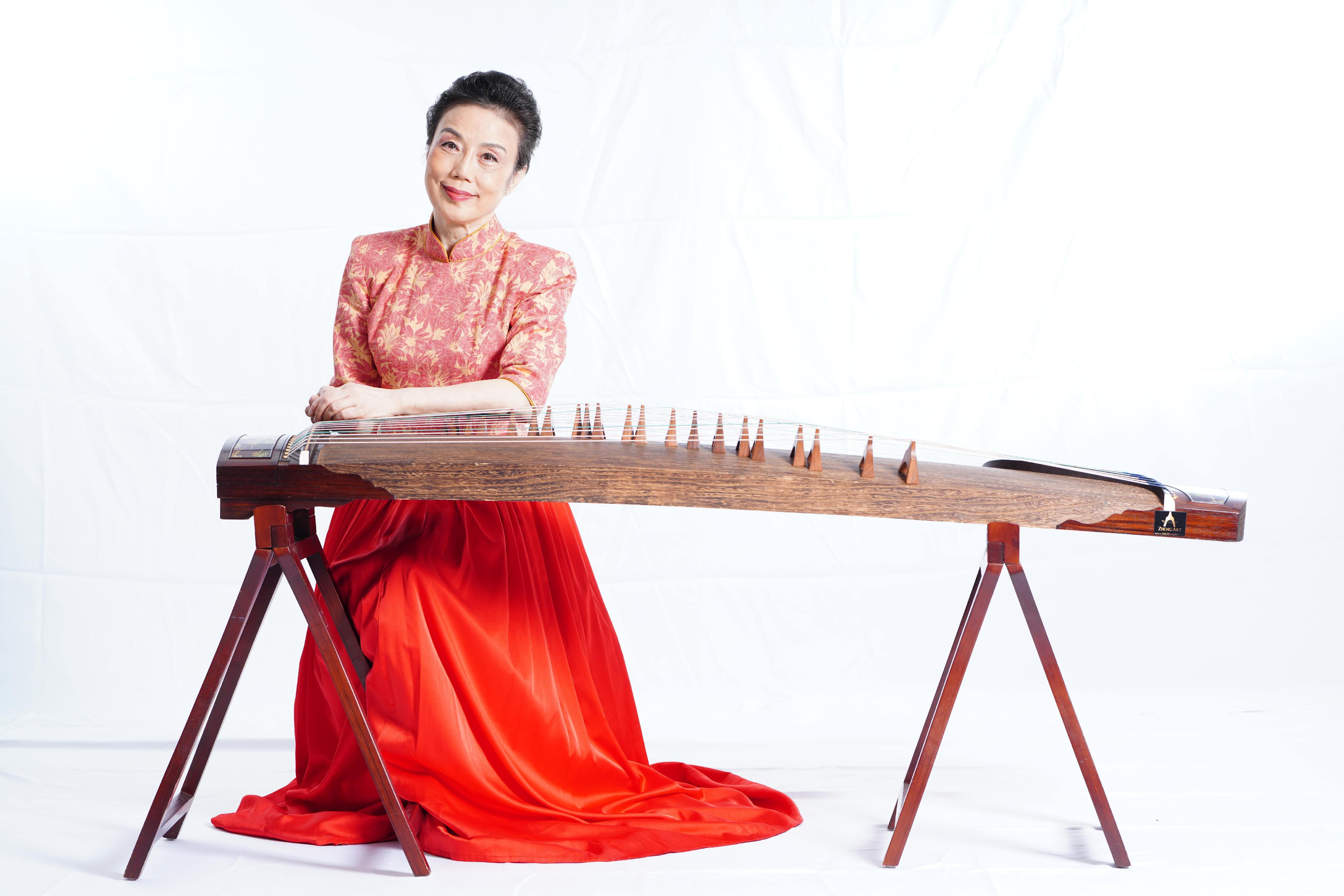 The Leisure and Cultural Services Department will present "City Hall Virtuosi" Series: Guzheng Recital by Xu Lingzi and Ng Hiu-hung in October. Photo shows Xu.
