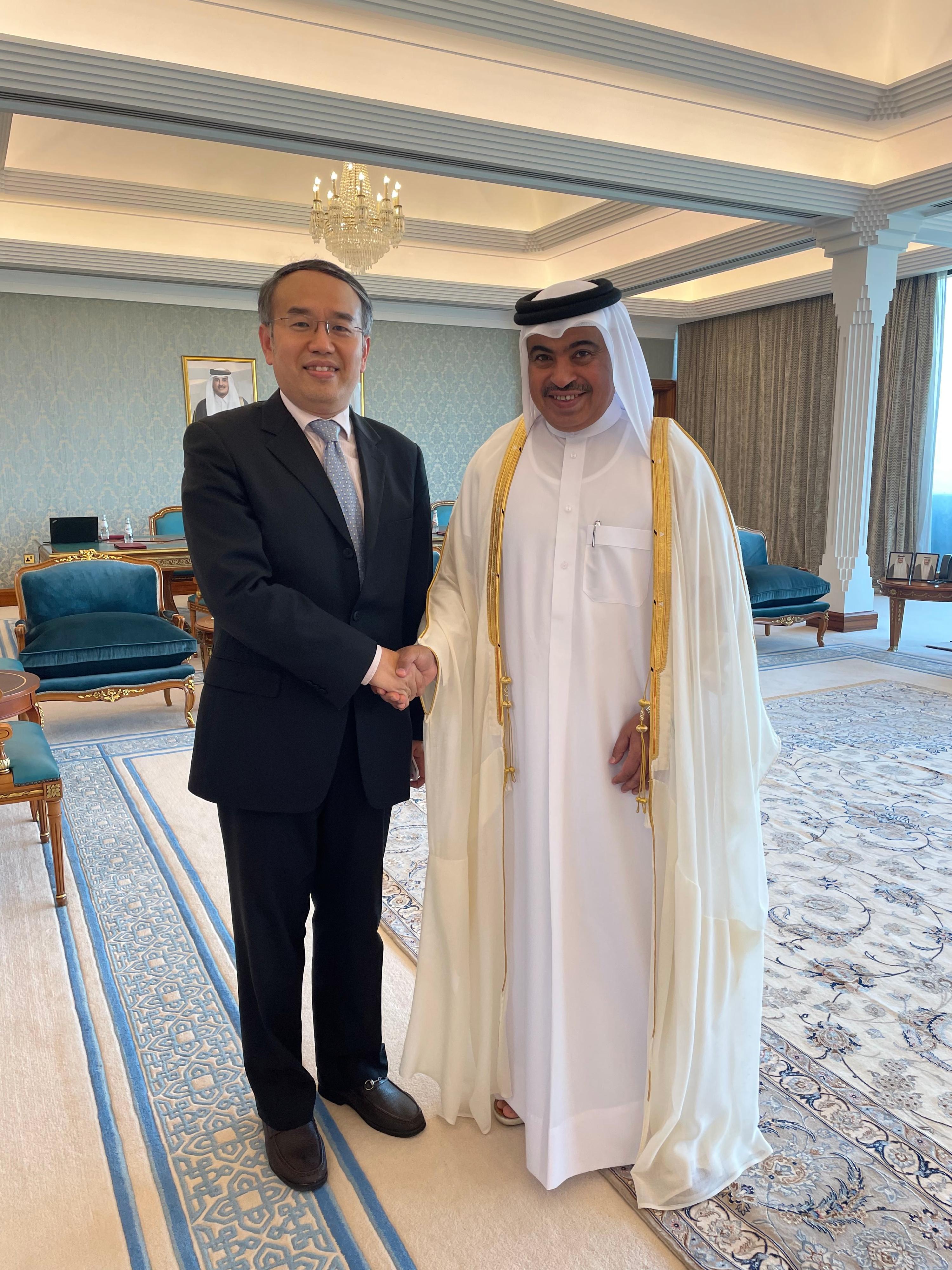 The Secretary for Financial Services and the Treasury, Mr Christopher Hui, continued his visit to Qatar. Photo shows Mr Hui (left) meeting with the Minister of Finance of Qatar, Mr Ali bin Ahmed Al Kuwari (right), in Doha today (September 21).