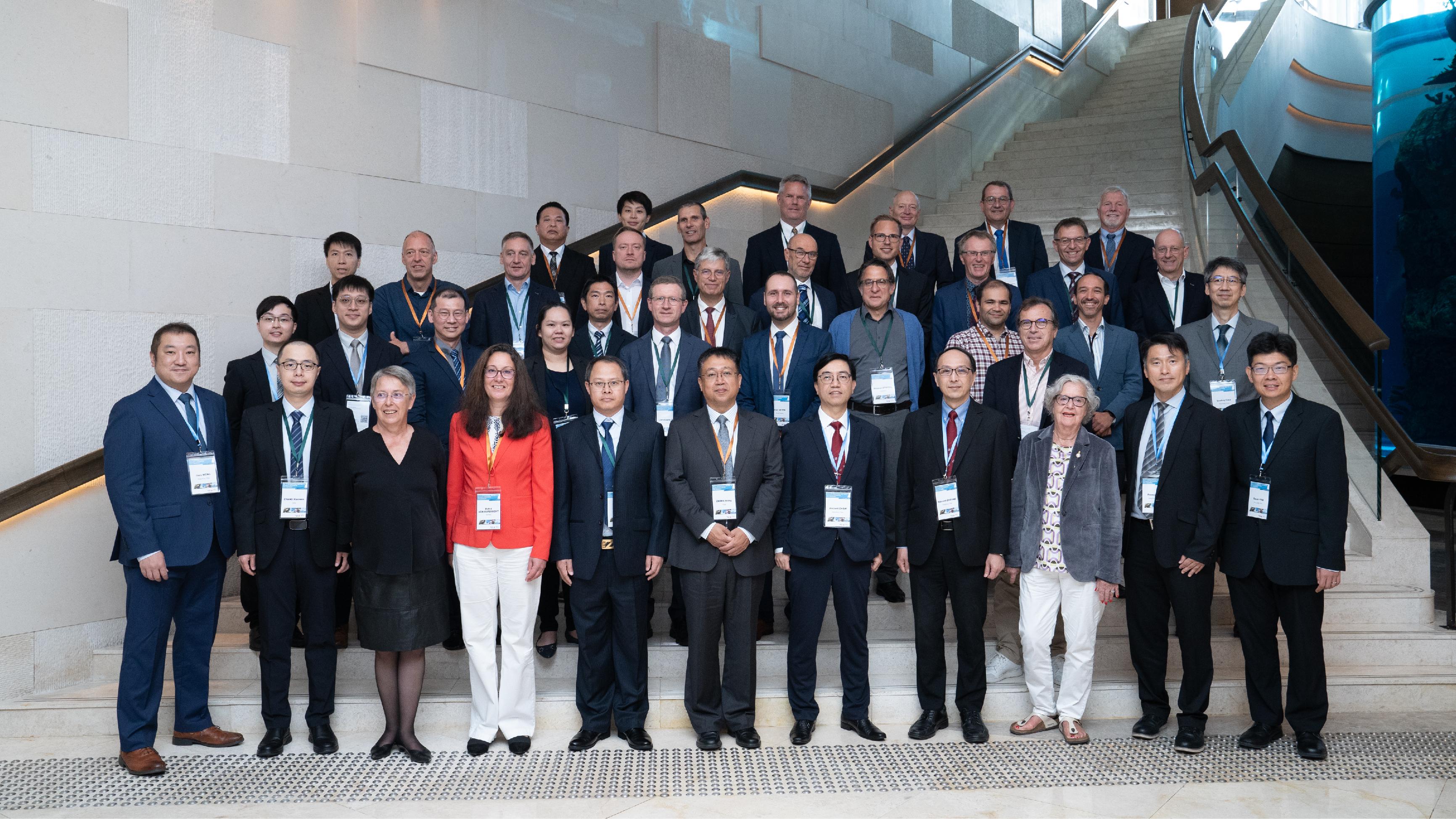 The Electrical and Mechanical Services Department hosted the 71st International Meeting of Technical Authorities for Cableways from September 17 to 21. Photo shows cableway regulators who participated in the meeting.