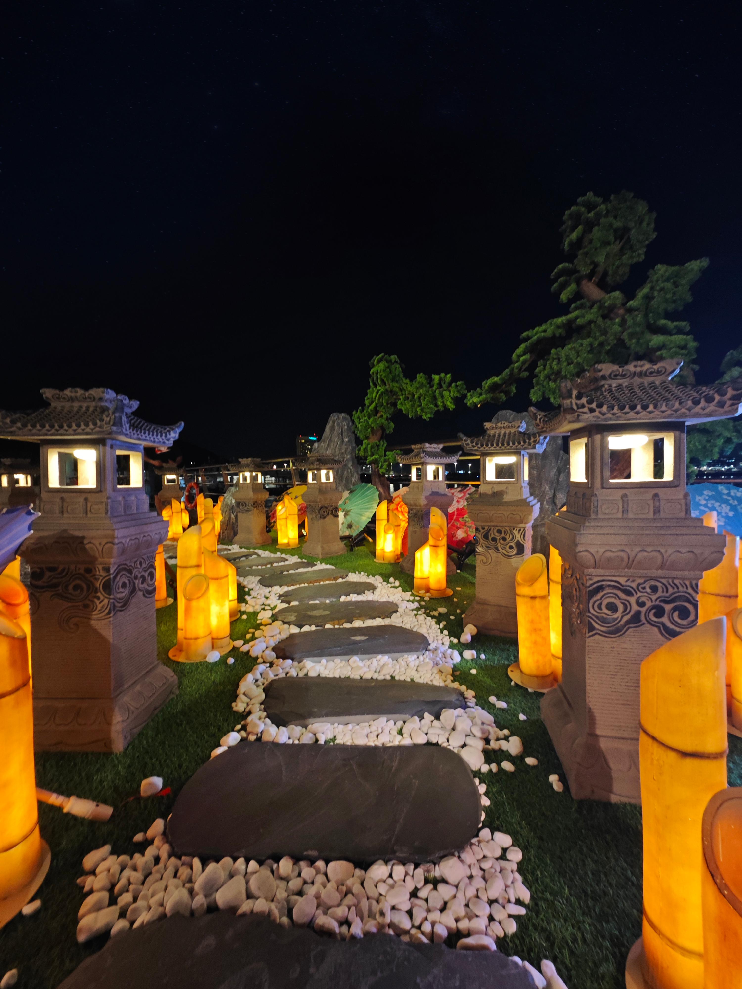 The Sustainable Lantau Office under the Civil Engineering and Development Department and the Islands District Office will organise the Happy Moon Lantern Festival at Tung Chung East Promenade from tomorrow (September 23) to October 8. Photo shows the "bamboo garden".