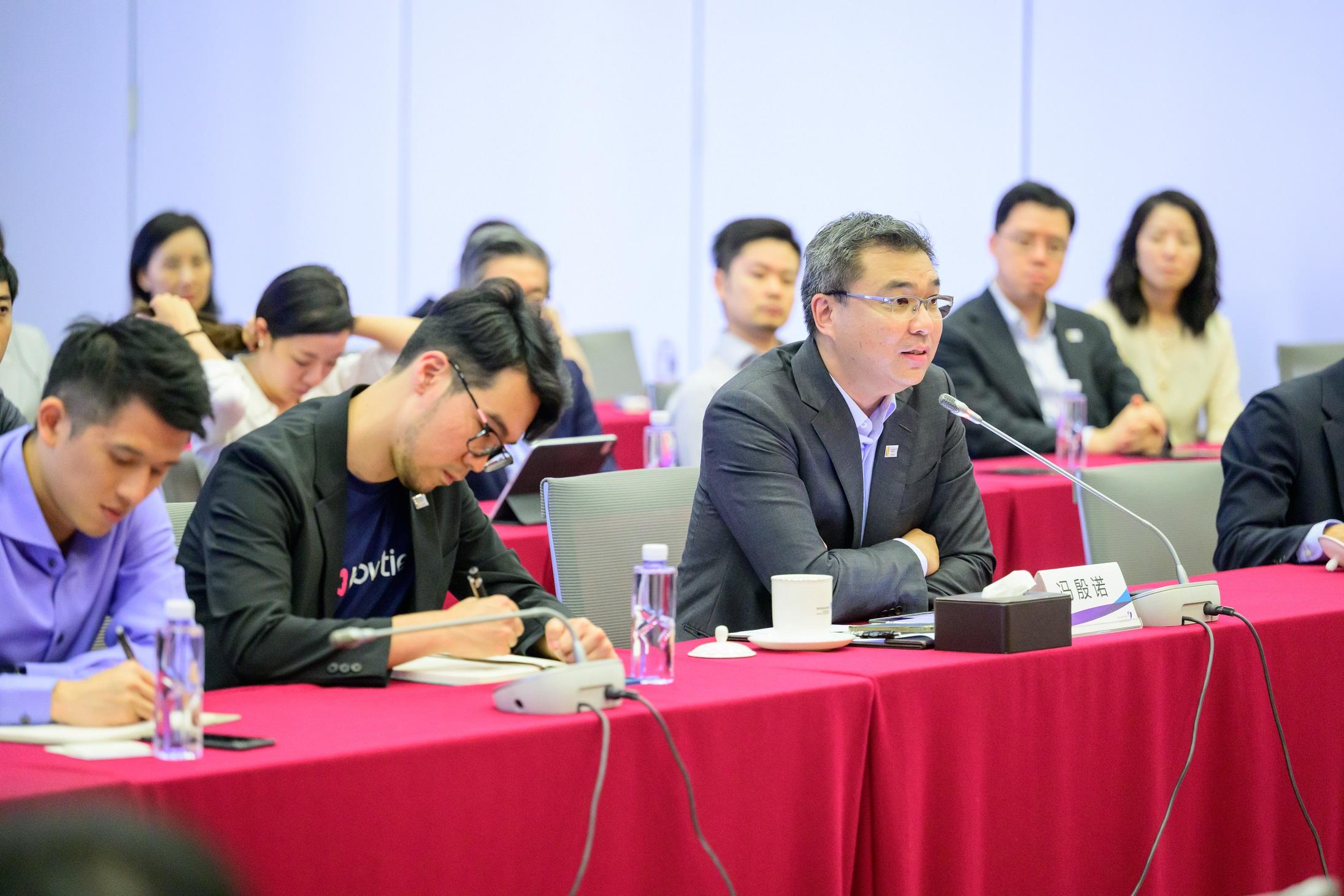 A delegation of participants of the Hong Kong Academy of Finance Financial Leaders Programme (FLP) completed the inaugural FLP field trip to Shenzhen from September 24 to 27. The FLP cohorts have fruitful exchanges with the receiving institutions.