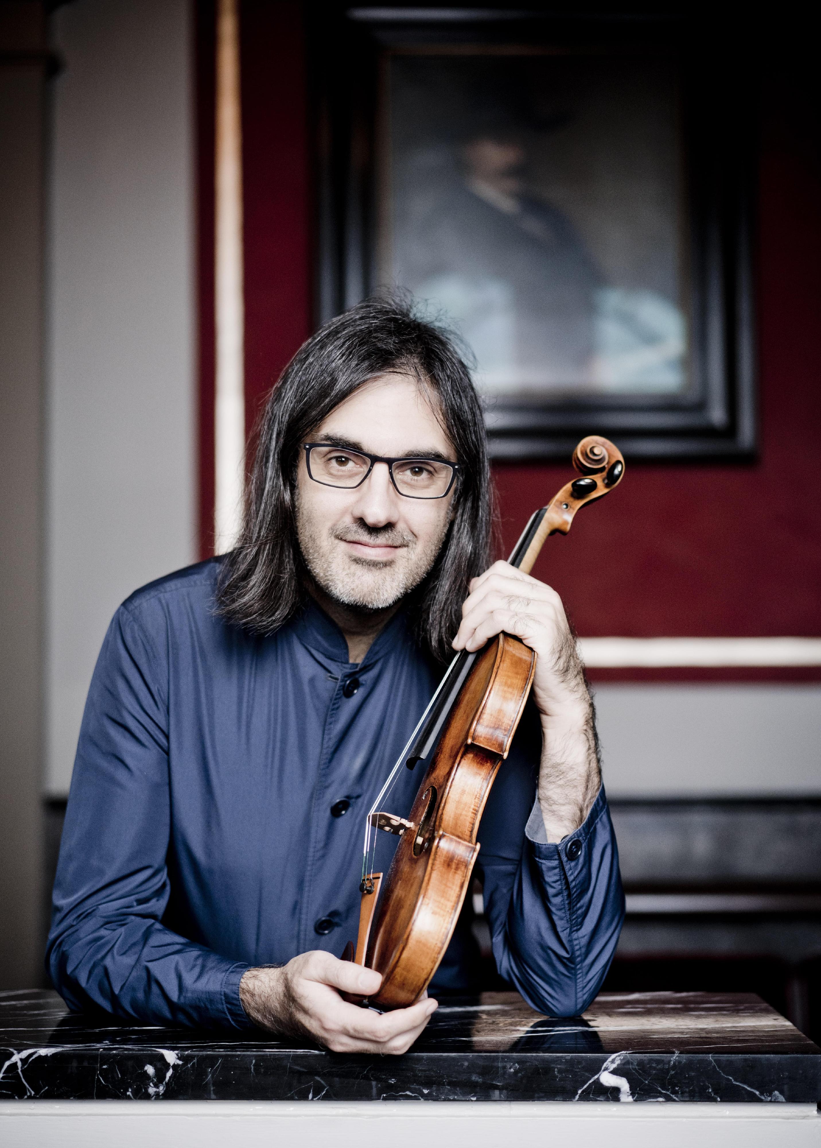 The Leisure and Cultural Services Department has invited violinist Leonidas Kavakos and pianist Enrico Pace to perform a recital in Hong Kong in October. Photo shows Leonidas Kavakos. (Source of photo: Marco Borggreve)