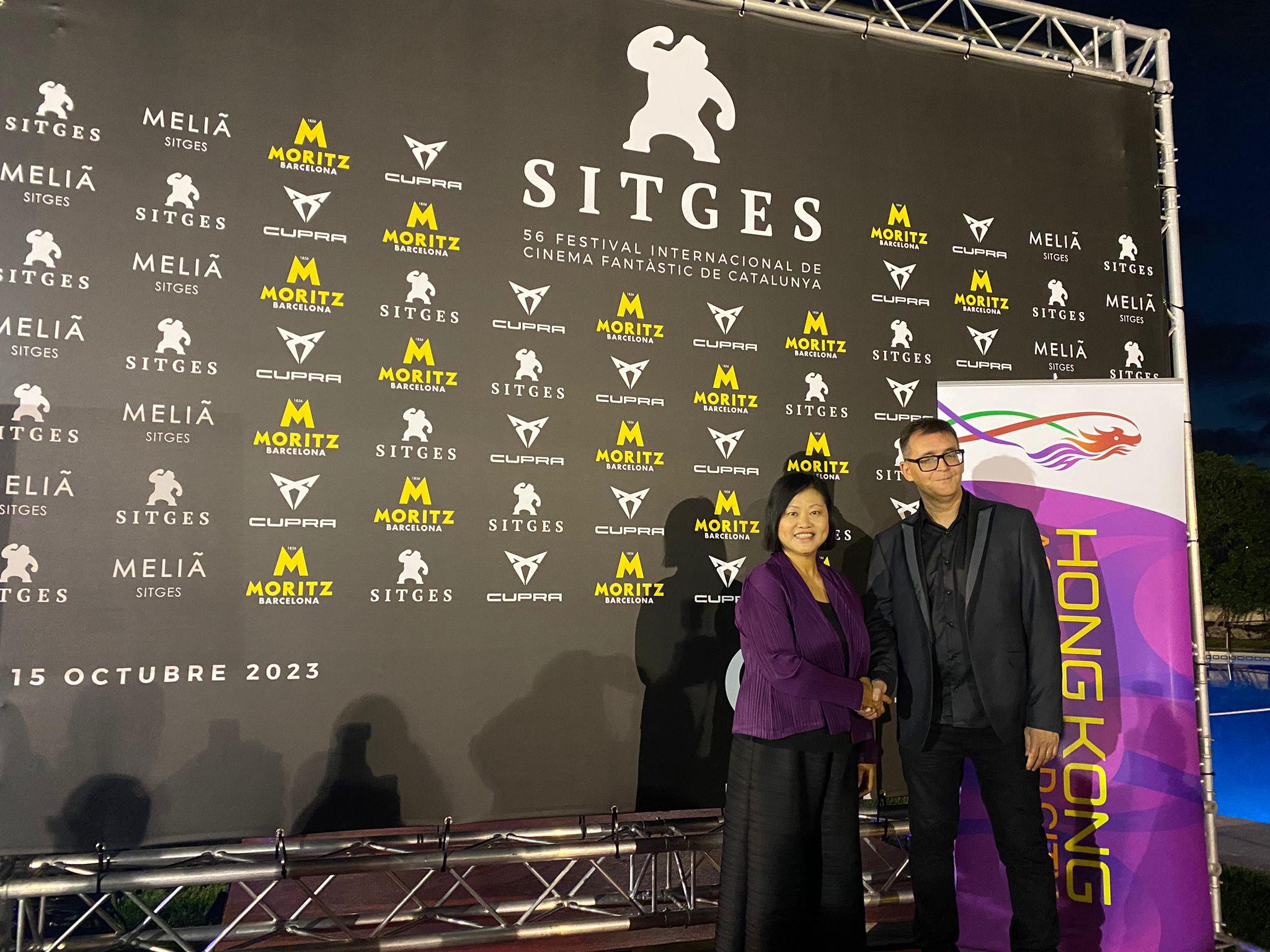 The Hong Kong Economic and Trade Office in Brussels, Create Hong Kong and Film Development Fund are jointly supporting the 56th Sitges International Fantastic Film Festival of Catalonia, being held in Sitges in Spain from October 5 to 15 (Sitges time). Photo shows the Special Representative for Hong Kong Economic and Trade Affairs to the European Union, Ms Shirley Yung (left), and the Director of the Sitges International Fantastic Film Festival of Catalonia, Mr Angel Sala (right), at the cocktail reception on October 8 (Sitges time).