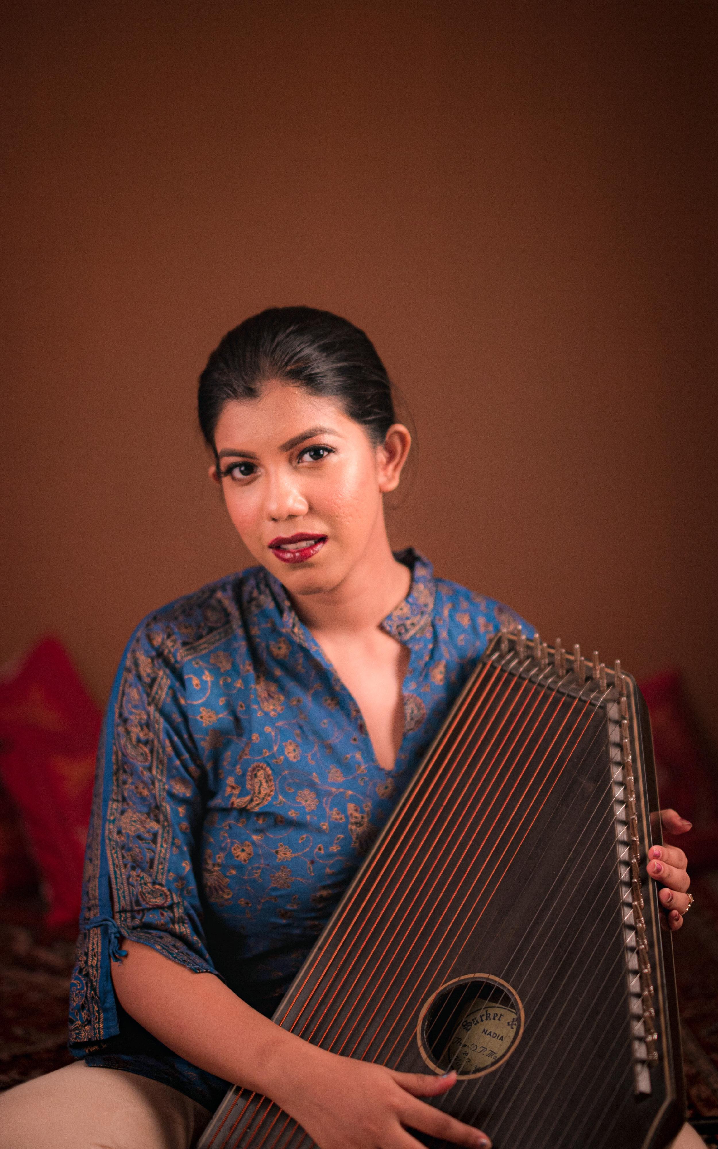 The New Vision Arts Festival will present the programme "The Once and Future" that combines film screening, vocal performance, laser display and live music on October 21 and 22 at the Hong Kong Cultural Centre to bring a new film-viewing experience to audiences. Photo shows emerging Indian vocal soloist Anandi Bhattacharya.