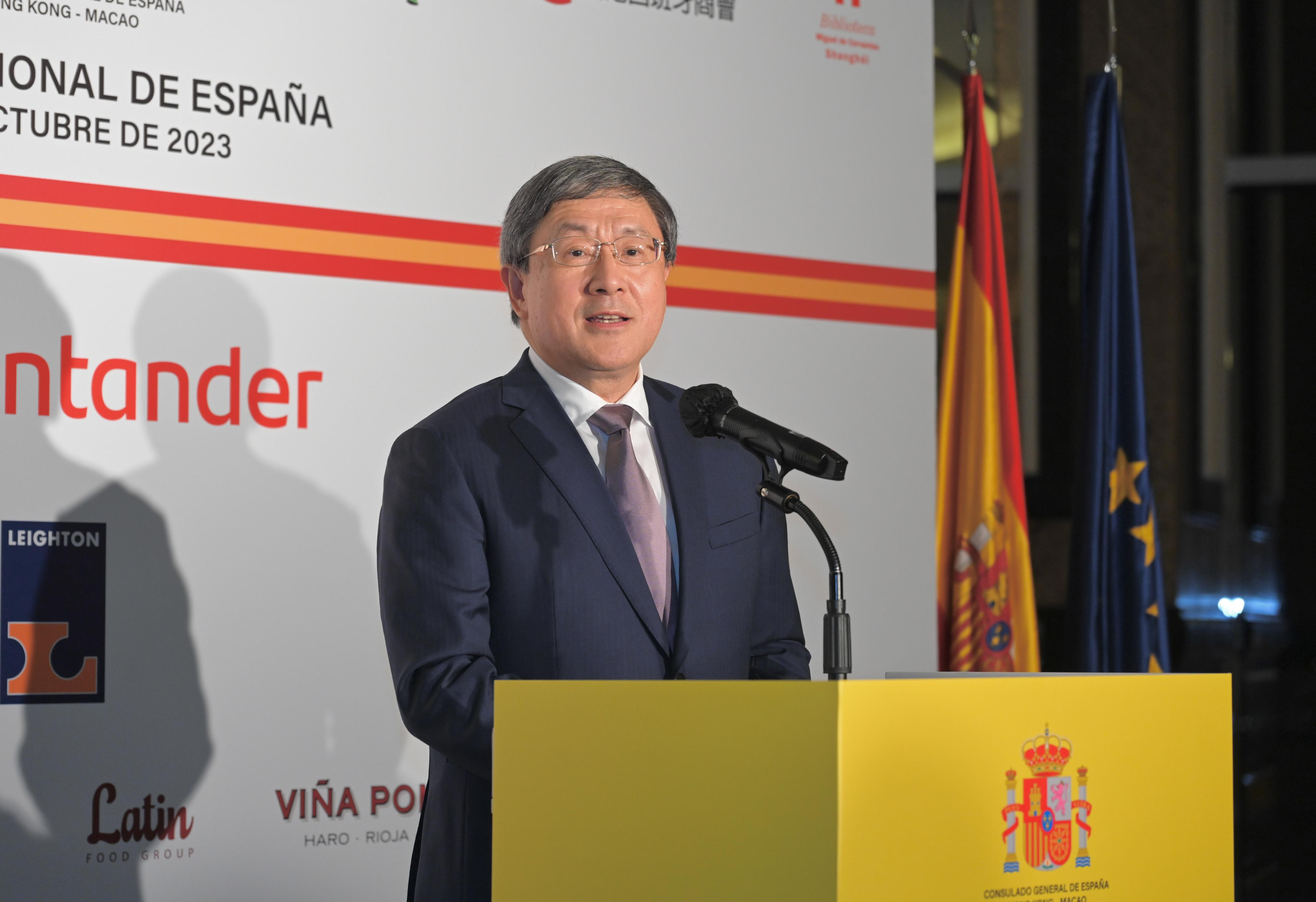 The Deputy Chief Secretary for Administration, Mr Cheuk Wing-hing, speaks at the Spanish National Day Reception in Hong Kong today (October 12).