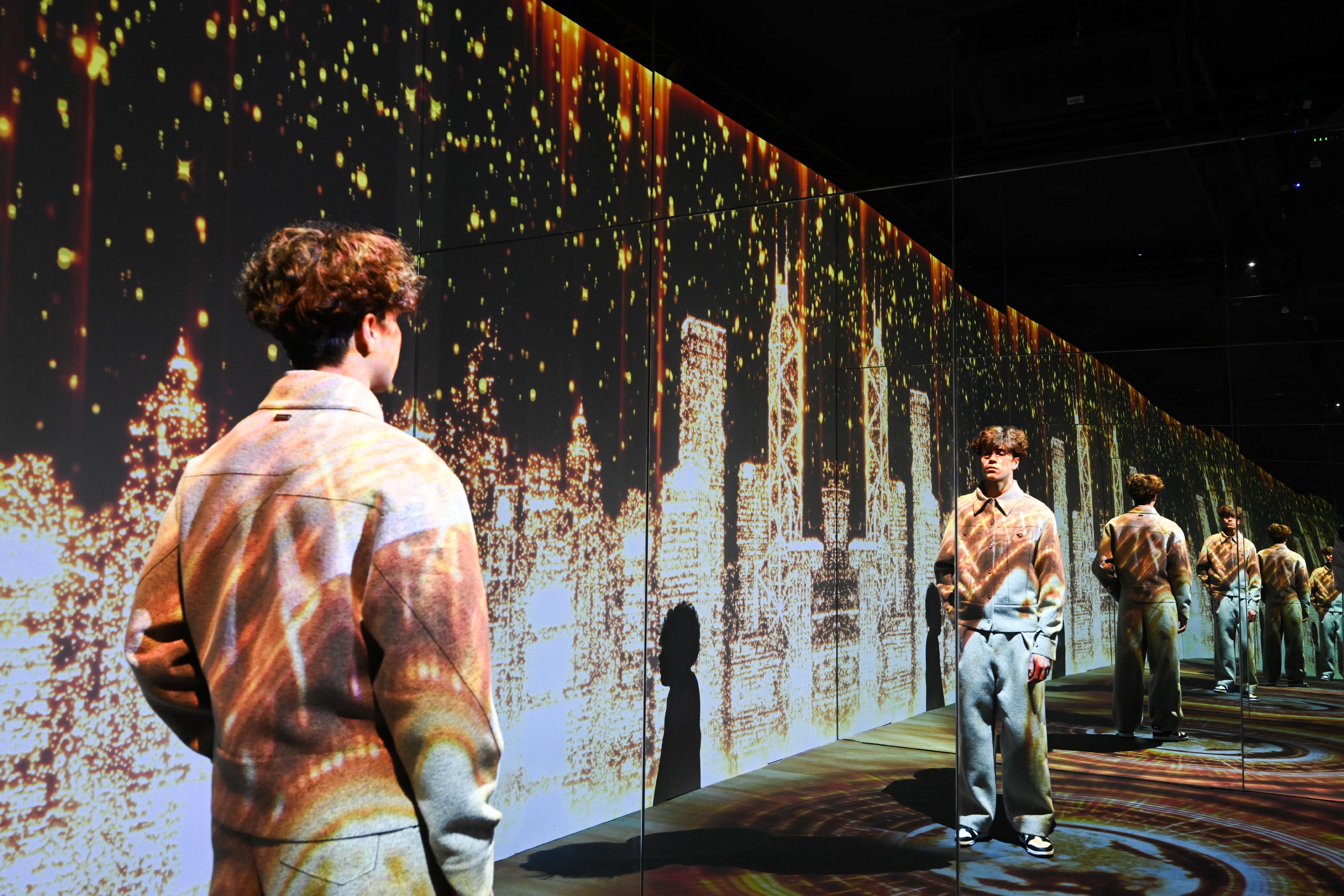 The "Immersive Hong Kong" roving exhibition, which showcases Hong Kong's unique strengths, advantages and opportunities with art technology, was launched in Bangkok, Thailand, today (October 20) as part of a promotional campaign in Association of Southeast Asian Nations countries. Photo shows an art projection with the theme of "Financial Bridgehead" at the exhibition.