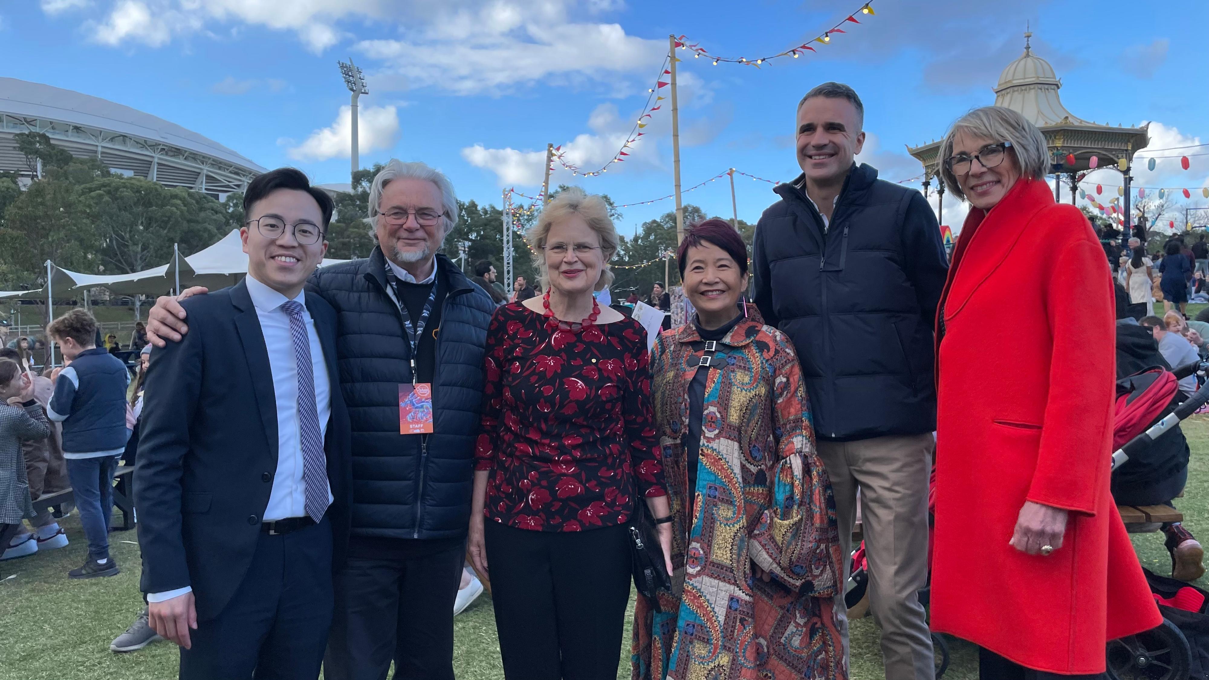 The Deputy Director of the Hong Kong Economic and Trade Office, Sydney, Mr Henry Mak (first left), is pictured with (from second left) the Chief Executive Officer and Artistic Director of Adelaide Festival Centre, Mr Douglas Gautier; the Governor of South Australia, Ms Frances Adamson; the Artistic Director of the 2023 OzAsia Festival, Ms Annette Shun Wah; the Premier of South Australia, Mr Peter Malinauskas; and the Lord Mayor of the City of Adelaide, Dr Jane Lomax-Smith, at a reception of the Moon Lantern Trail of the OzAsia Festival held in Adelaide, Australia, on October 21.




