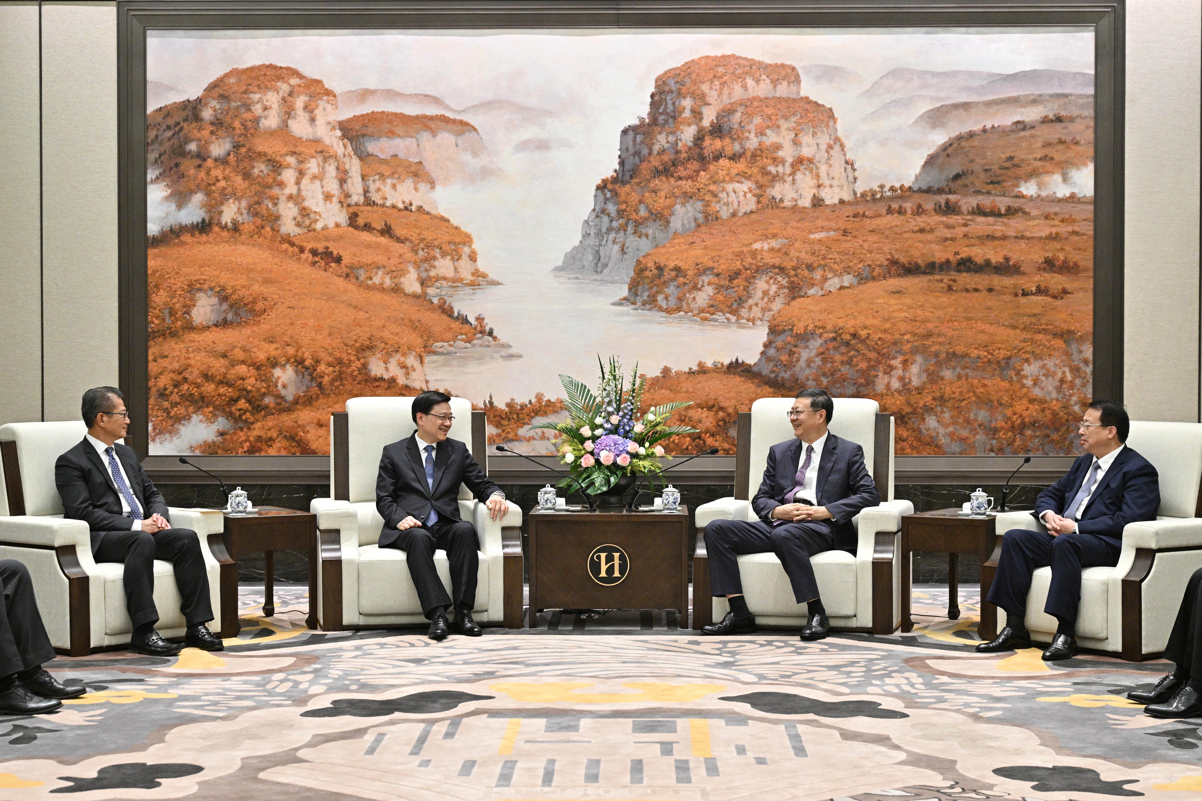 The Chief Executive, Mr John Lee (second left), meets with the Secretary of the CPC Shanghai Municipal Committee, Mr Chen Jining (second right), and the Mayor of Shanghai, Mr Gong Zheng (first right) in Shanghai today (November 4). The Financial Secretary, Mr Paul Chan (first left), also attended.