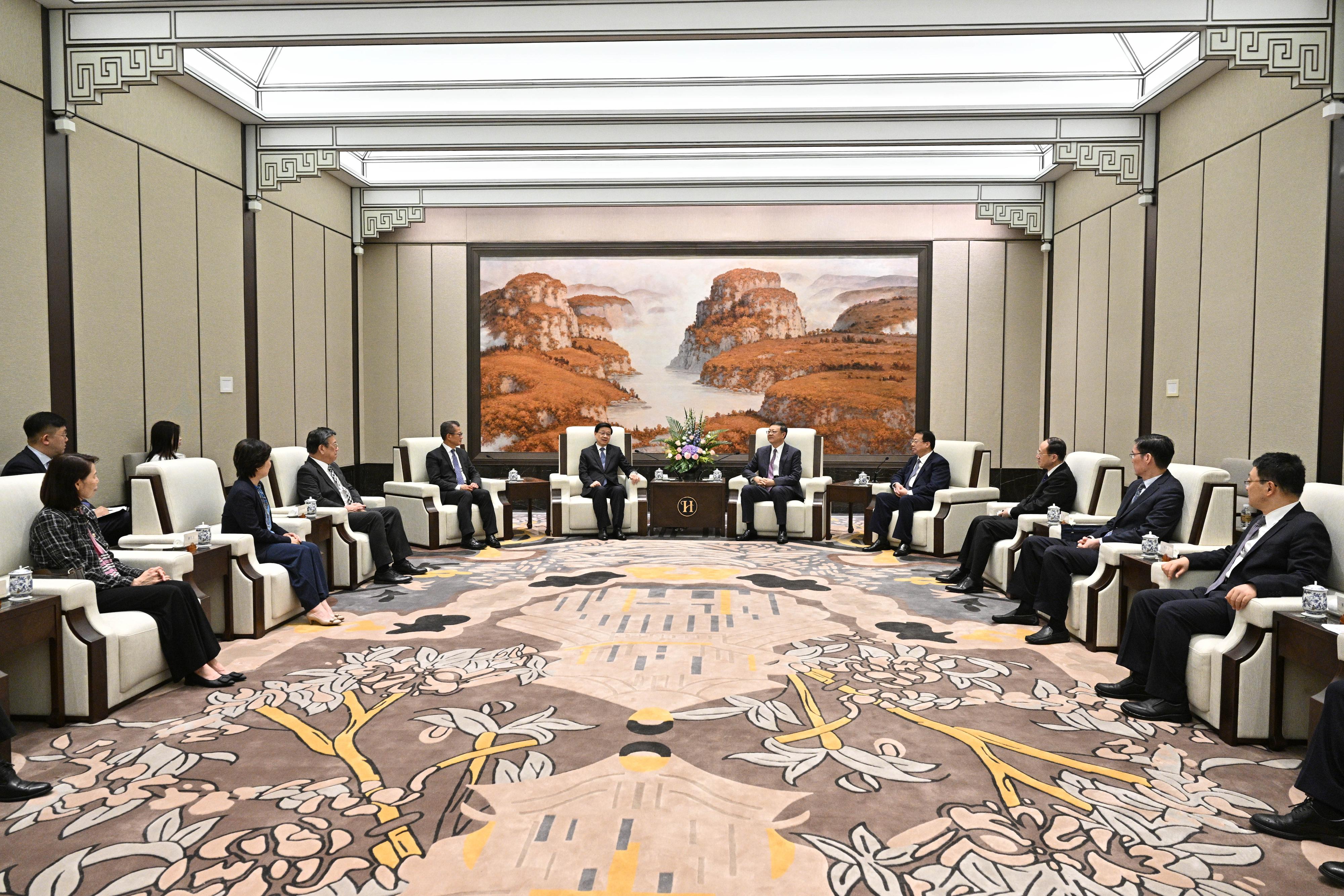 The Chief Executive, Mr John Lee (fifth left), meets with the Secretary of the CPC Shanghai Municipal Committee, Mr Chen Jining (fifth right), and the Mayor of Shanghai, Mr Gong Zheng (fourth right) in Shanghai today (November 4). The Financial Secretary, Mr Paul Chan (fourth left); the Secretary for Commerce and Economic Development, Mr Algernon Yau (third left); the Secretary for Education, Dr Choi Yuk-lin (second left); and the Director of the Chief Executive's Office, Ms Carol Yip (first left) also attended.