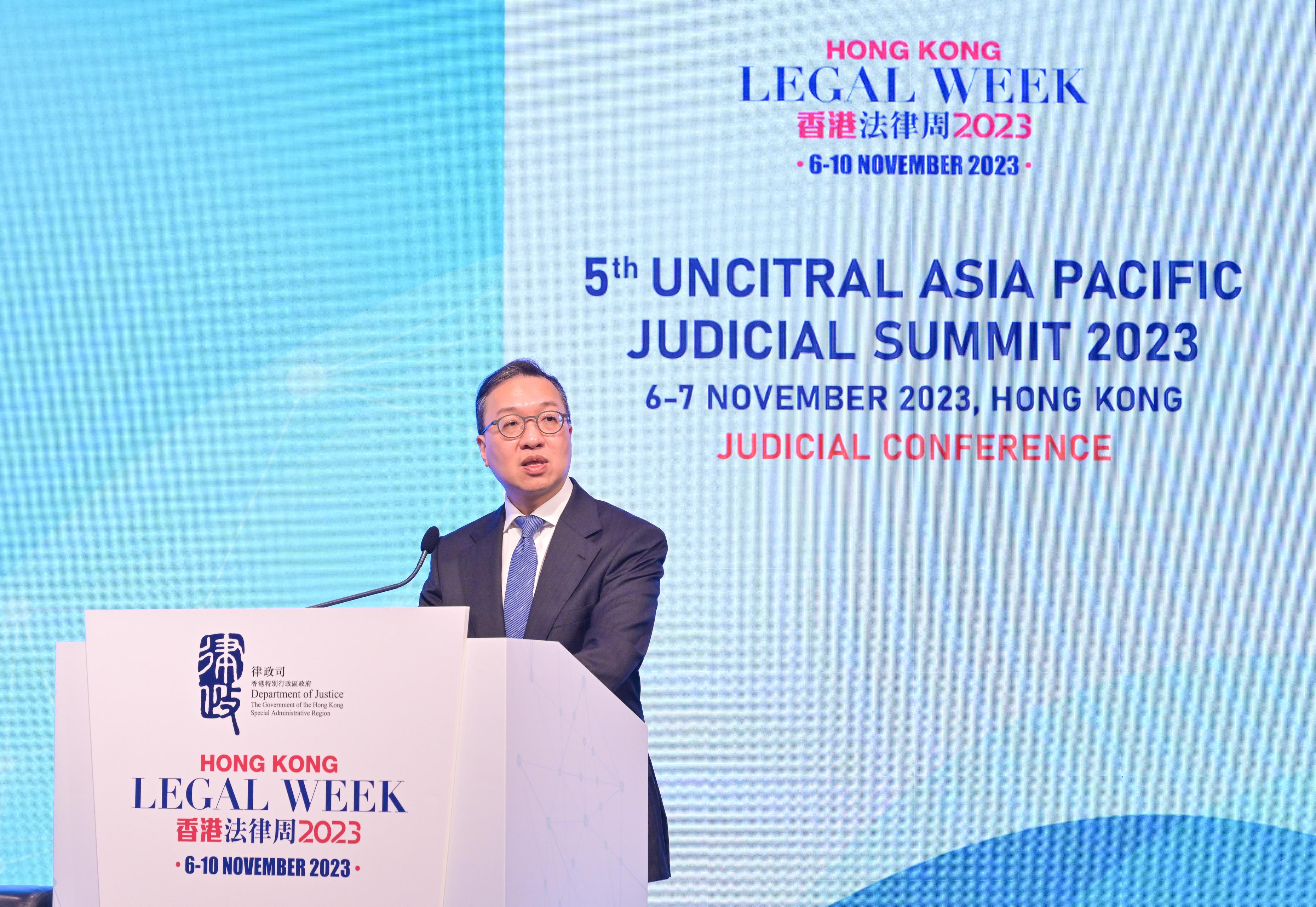 The Secretary for Justice, Mr Paul Lam, SC, delivers welcome remarks at the 5th UNCITRAL Asia Pacific Judicial Summit - Judicial Conference under the Hong Kong Legal Week 2023 today (November 6).
