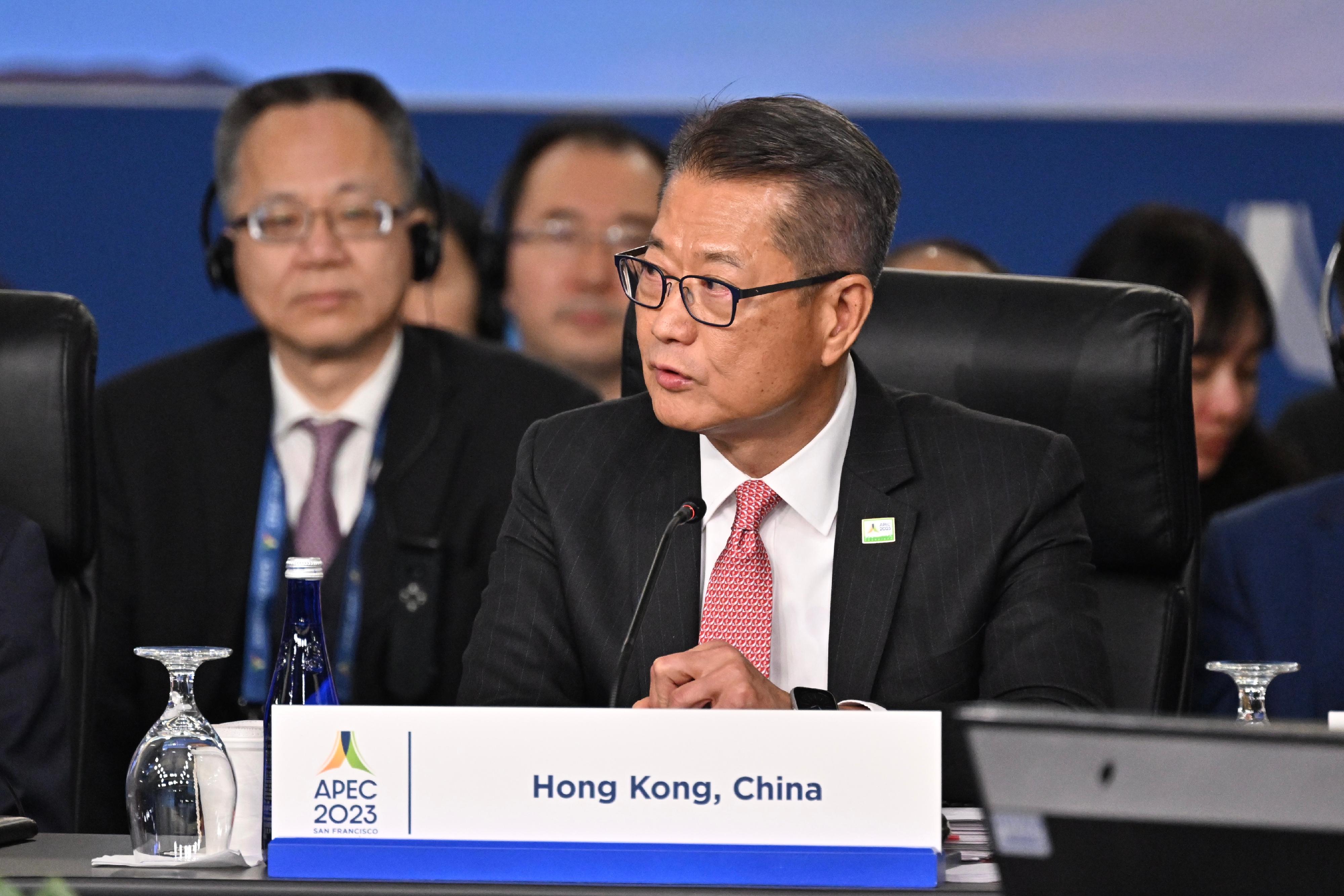 The Financial Secretary, Mr Paul Chan, yesterday (November 13, San Francisco time) attended the Asia-Pacific Economic Cooperation Finance Ministers' Meeting (FMM) in San Francisco, the United States, where he joined various sessions to discuss different issues on the current global economy.  Photo shows Mr Chan speaking at the FMM.
