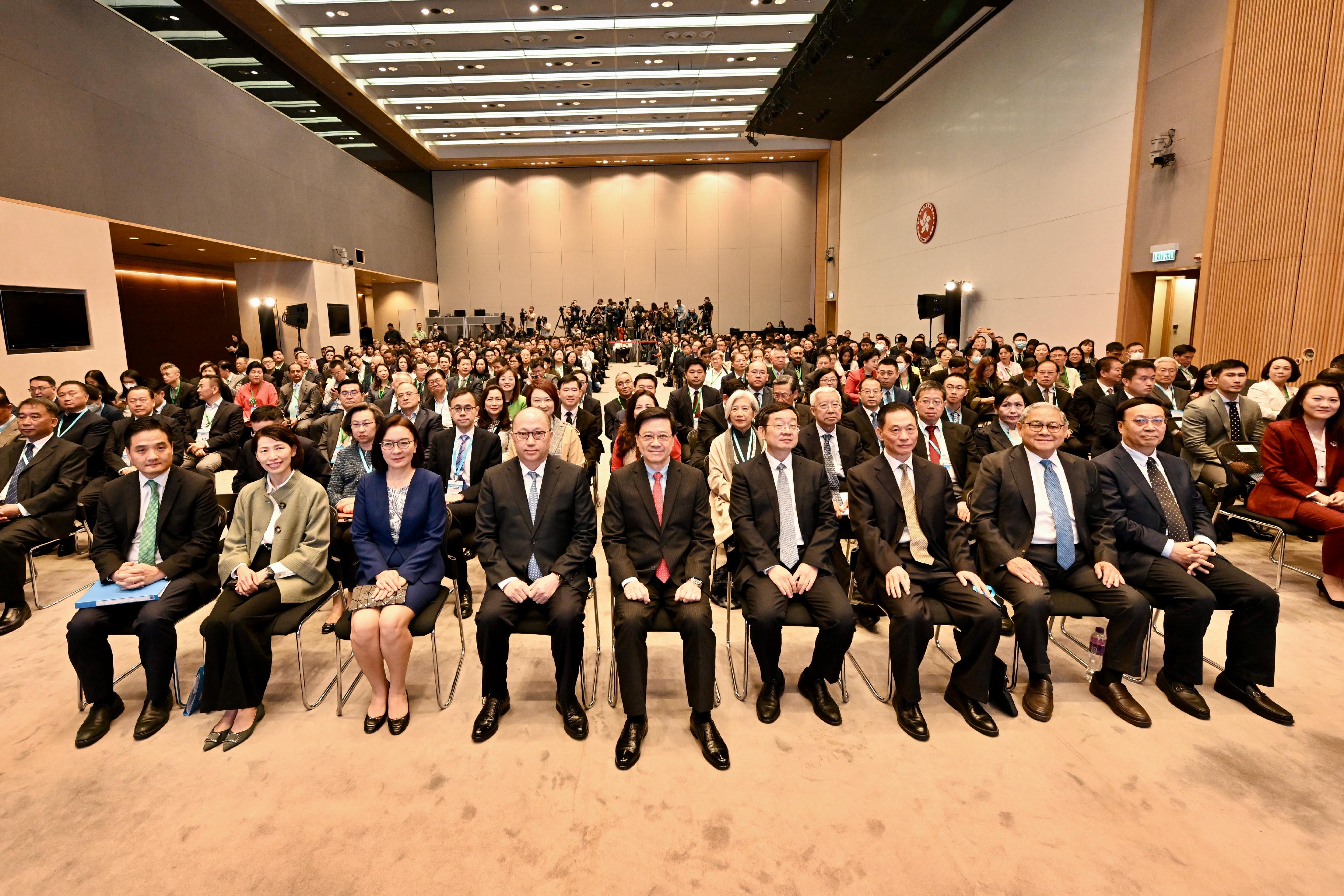 邁向高質量發展的中國──香港的機遇與擔當「中國經濟運行與政策」國際論壇2023今日（十一月十五日）在政府總部舉行。