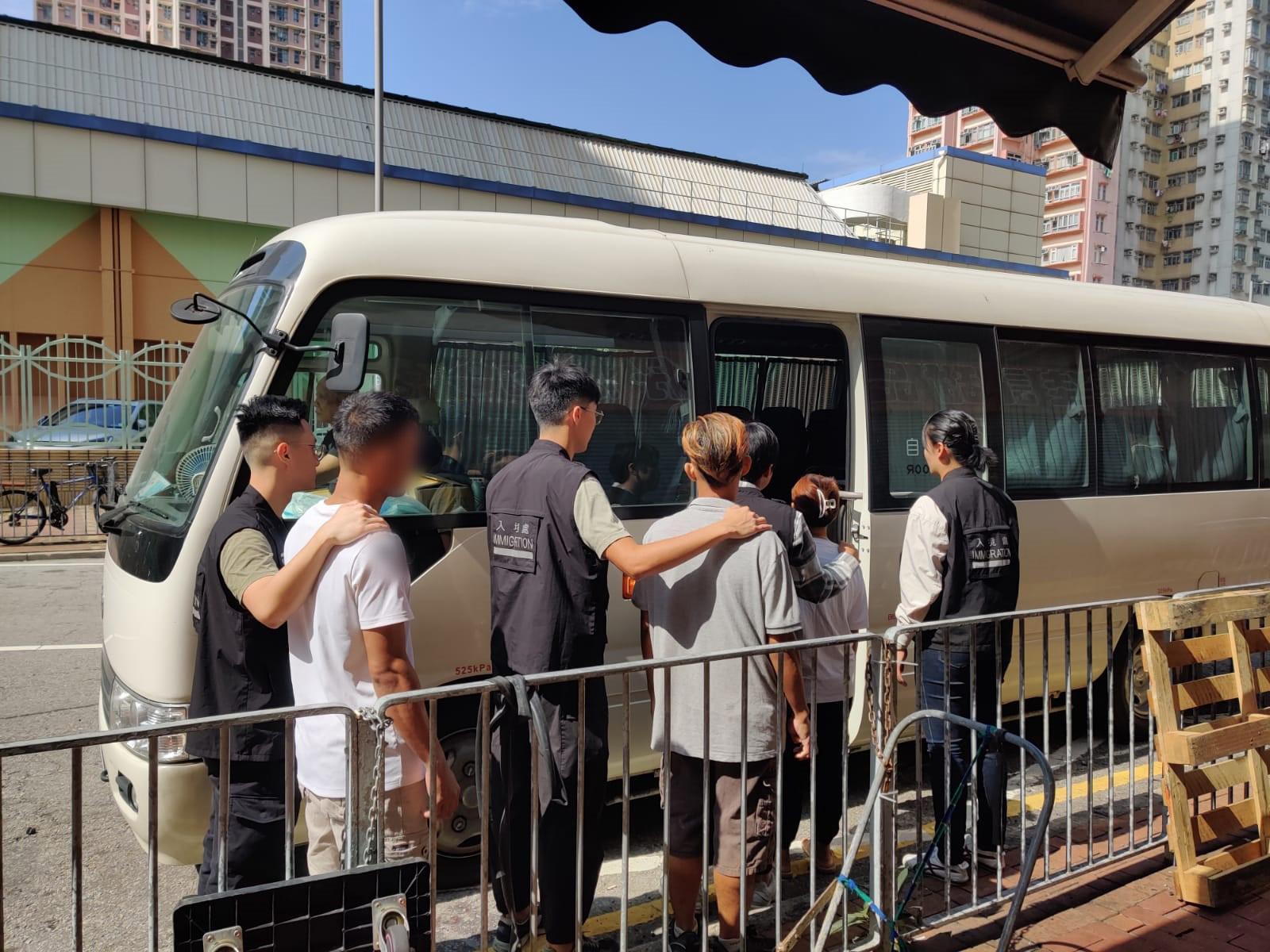 The Immigration Department mounted a series of territory-wide anti-illegal worker operations codenamed "Twilight", and joint operations with the Hong Kong Police Force codenamed "Champion" and "Windsand", for four consecutive days from November 13 to yesterday (November 16). Photo shows suspected illegal workers arrested during an operation.