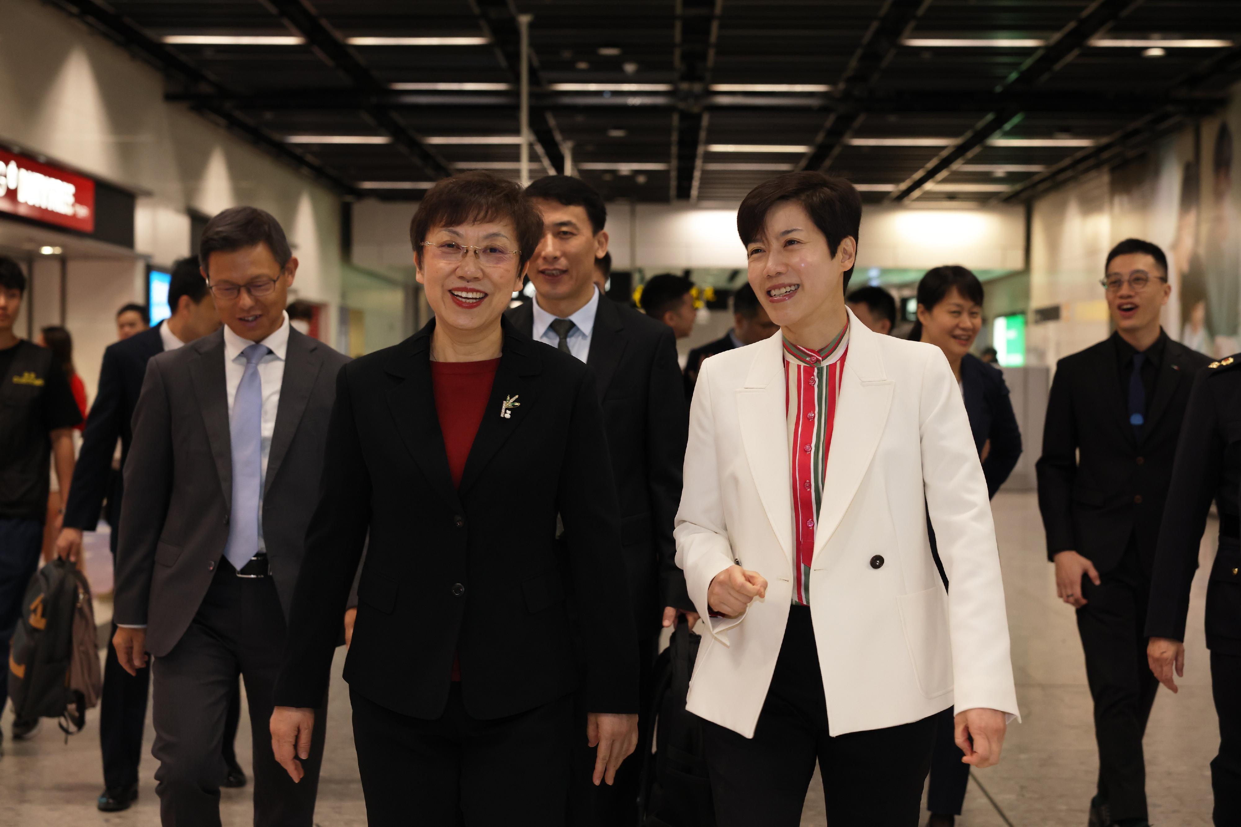 The Commissioner of Customs and Excise, Ms Louise Ho (right), today (November 27) accompanies Vice Minister of General Administration of Customs of the People's Republic of China Ms Lv Weihong (left) to visit the West Kowloon Station of the Guangzhou-Shenzhen-Hong Kong Express Rail Link.
