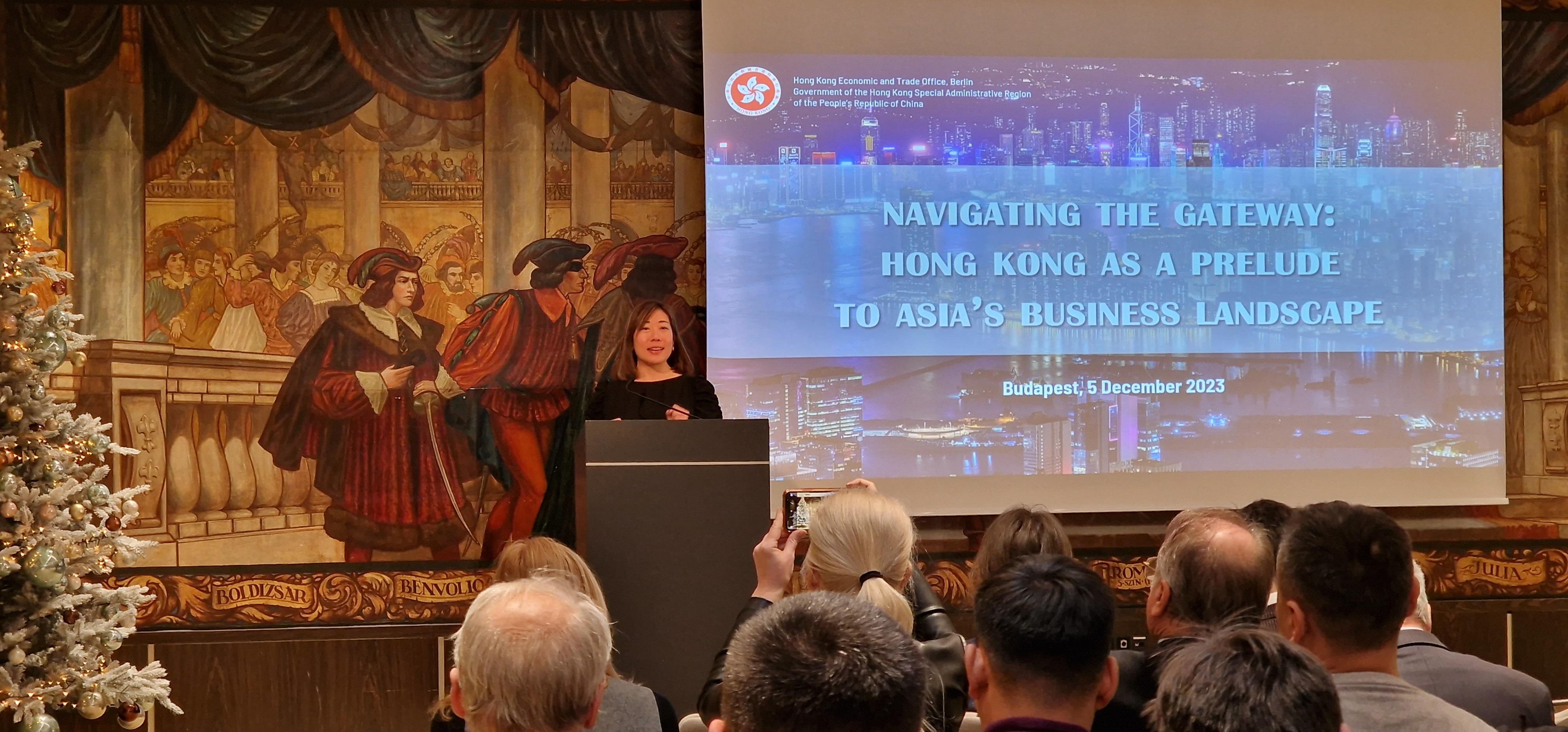 The Hong Kong Economic and Trade Office, Berlin (HKETO Berlin), hosted a business luncheon on December 5 (Budapest time) in Budapest that gathered corporate leaders and government officials from Hungary to learn about Hong Kong's latest economic developments and government initiatives. Photo shows the Director of HKETO Berlin, Ms Jenny Szeto, speaking at the luncheon.