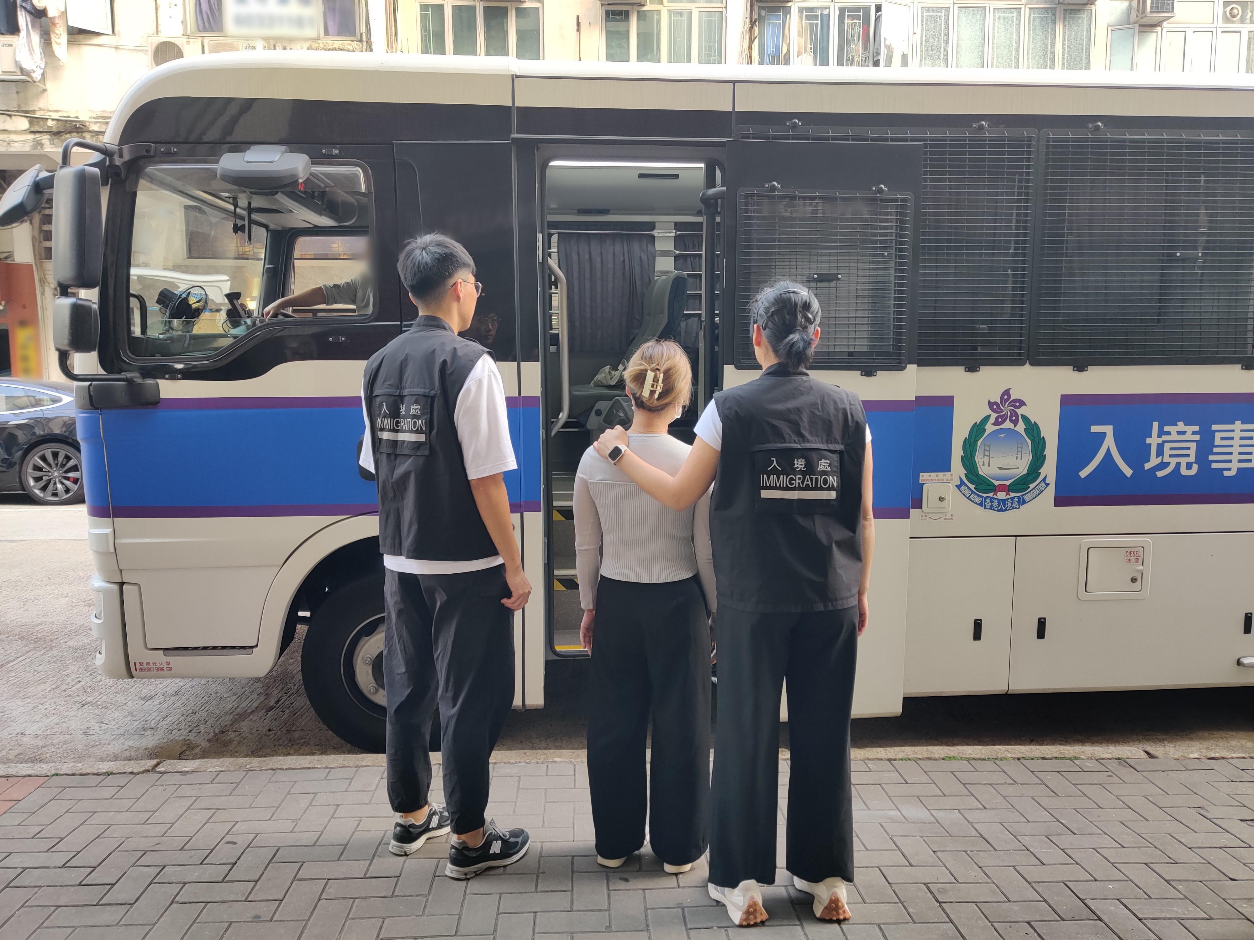 The Immigration Department mounted a series of territory-wide anti-illegal worker operations codenamed "Fastrack", "Lightshadow" and "Twilight", and joint operations with the Hong Kong Police Force codenamed "Windsand" for four consecutive days from December 4 to yesterday (December 7). Photo shows a suspected illegal worker arrested during an operation.