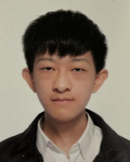 Zhang Tsz-hon, aged 16, is about 1.68 metres tall, 40 kilograms in weight and of thin build. He has a pointed face with yellow complexion and short black hair. He was last seen wearing a black jacket, black trousers and white sport shoes.
