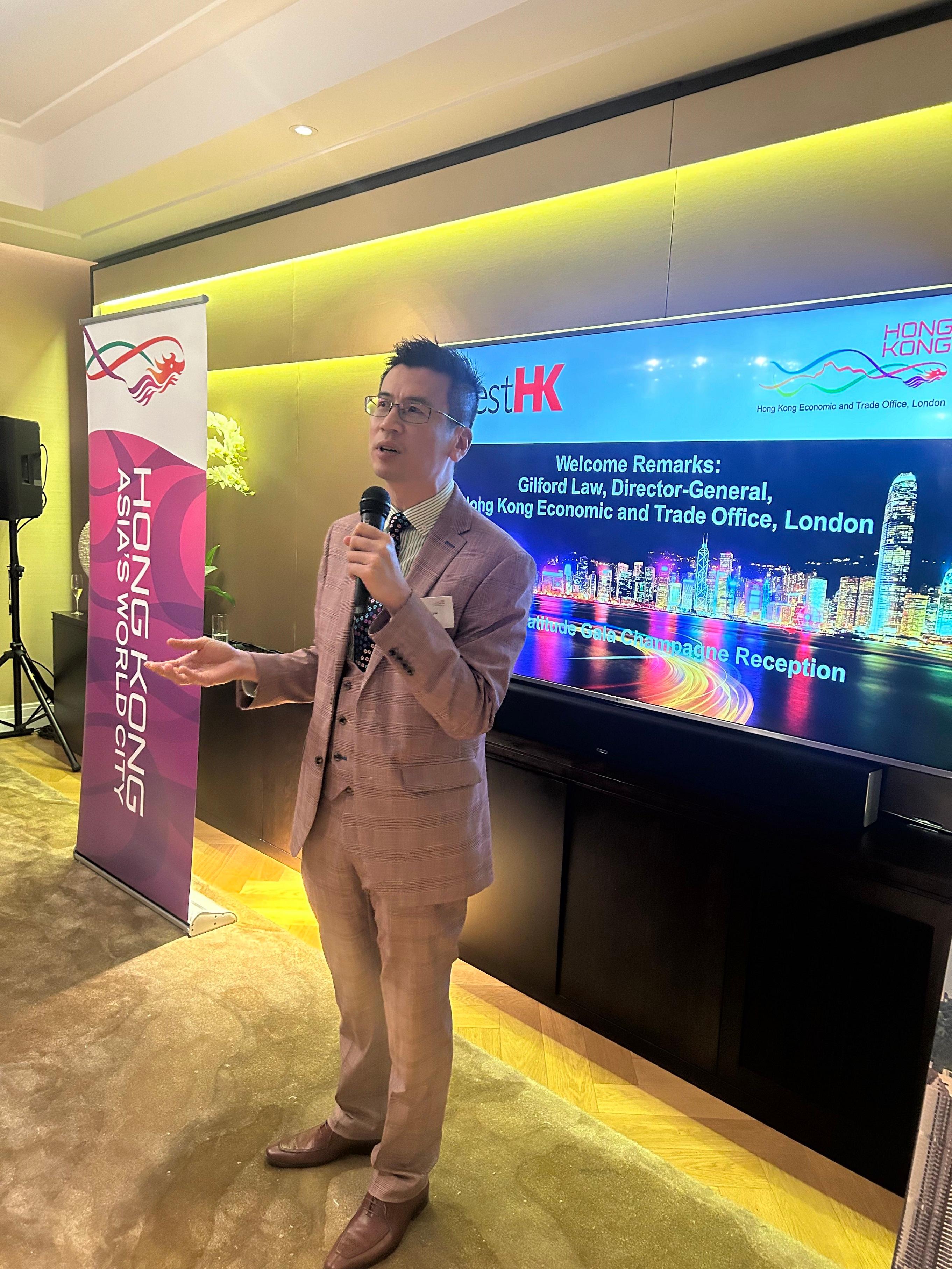 The Hong Kong Economic and Trade Office, London (London ETO) co-organised a winter gratitude gala reception with Invest Hong Kong in London on December 11 (London time). Photo shows the Director-General of the London ETO, Mr Gilford Law, delivering his welcome remarks at the reception.